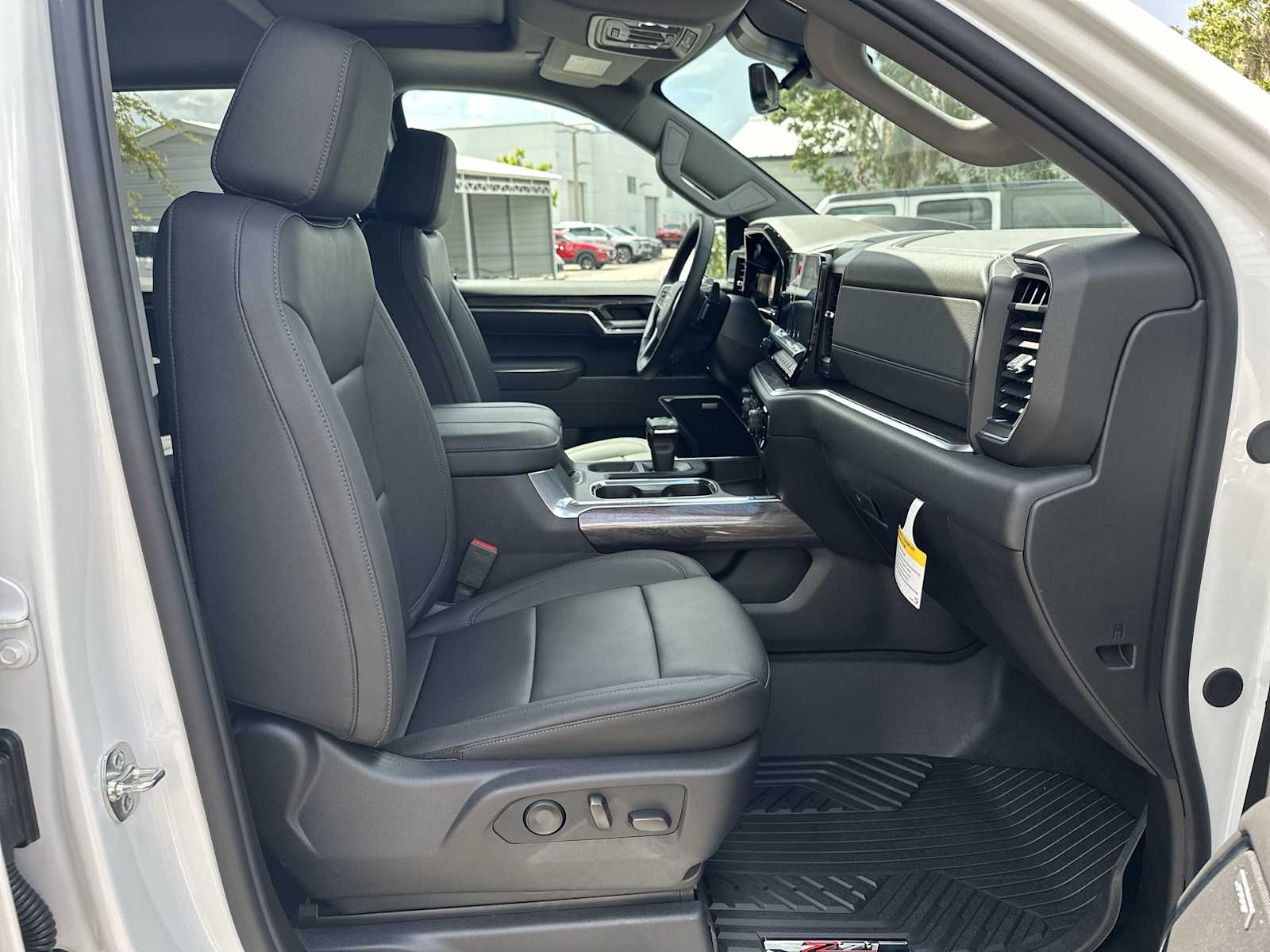 Thumbnail: 2026 Chevrolet Silverado 1500 - 19