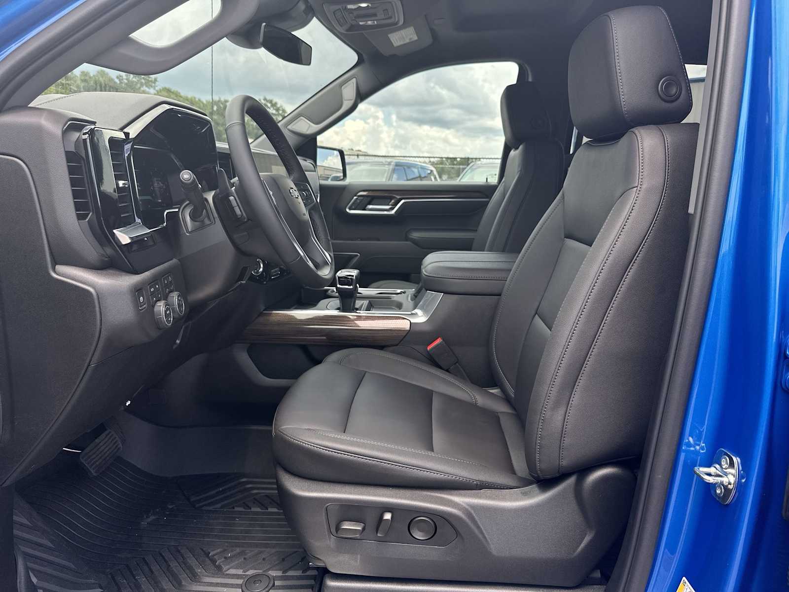 Thumbnail: 2026 Chevrolet Silverado 1500 - 15