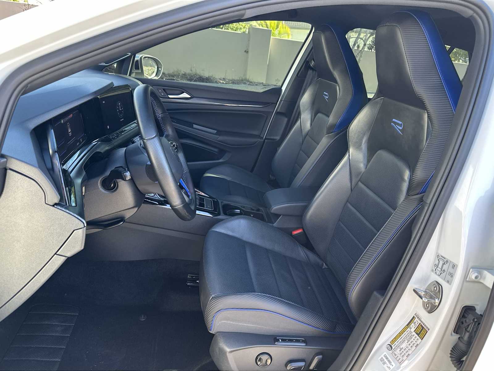 Thumbnail: 2023 Volkswagen Golf - 15