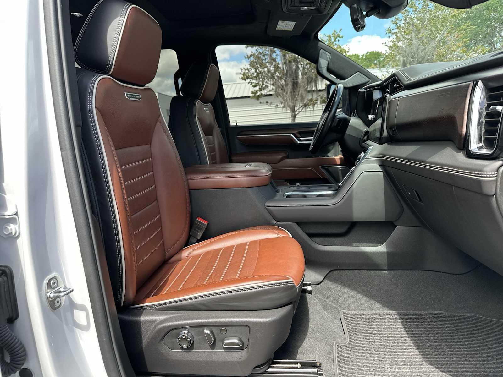 Thumbnail: 2024 GMC Sierra 3500 - 20