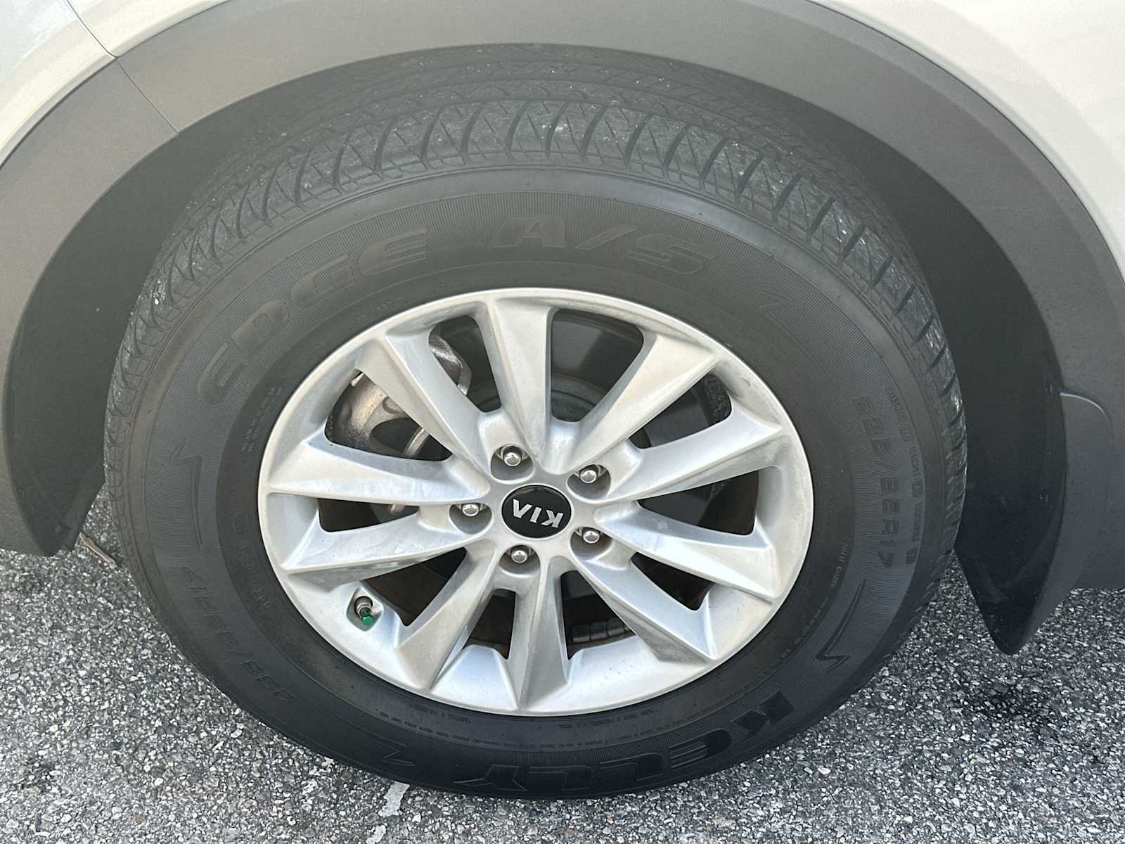 Thumbnail: 2019 Kia Sorento - 12