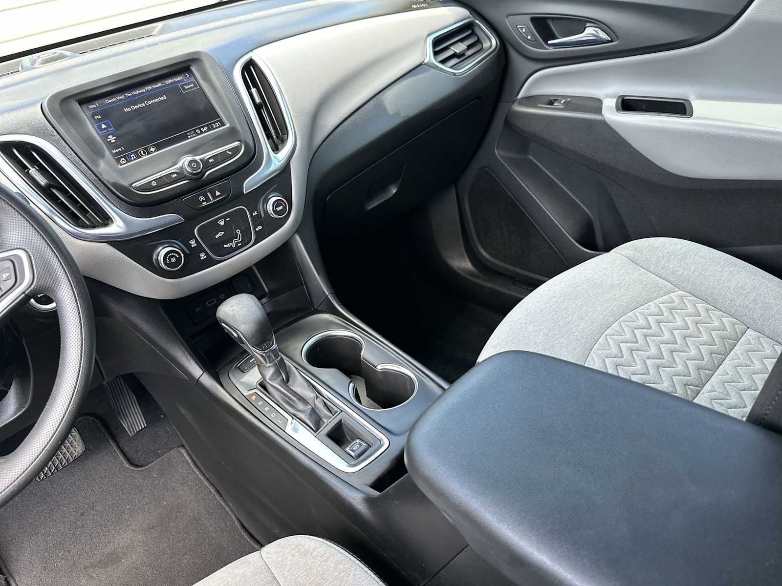 Thumbnail: 2022 Chevrolet Equinox - 29