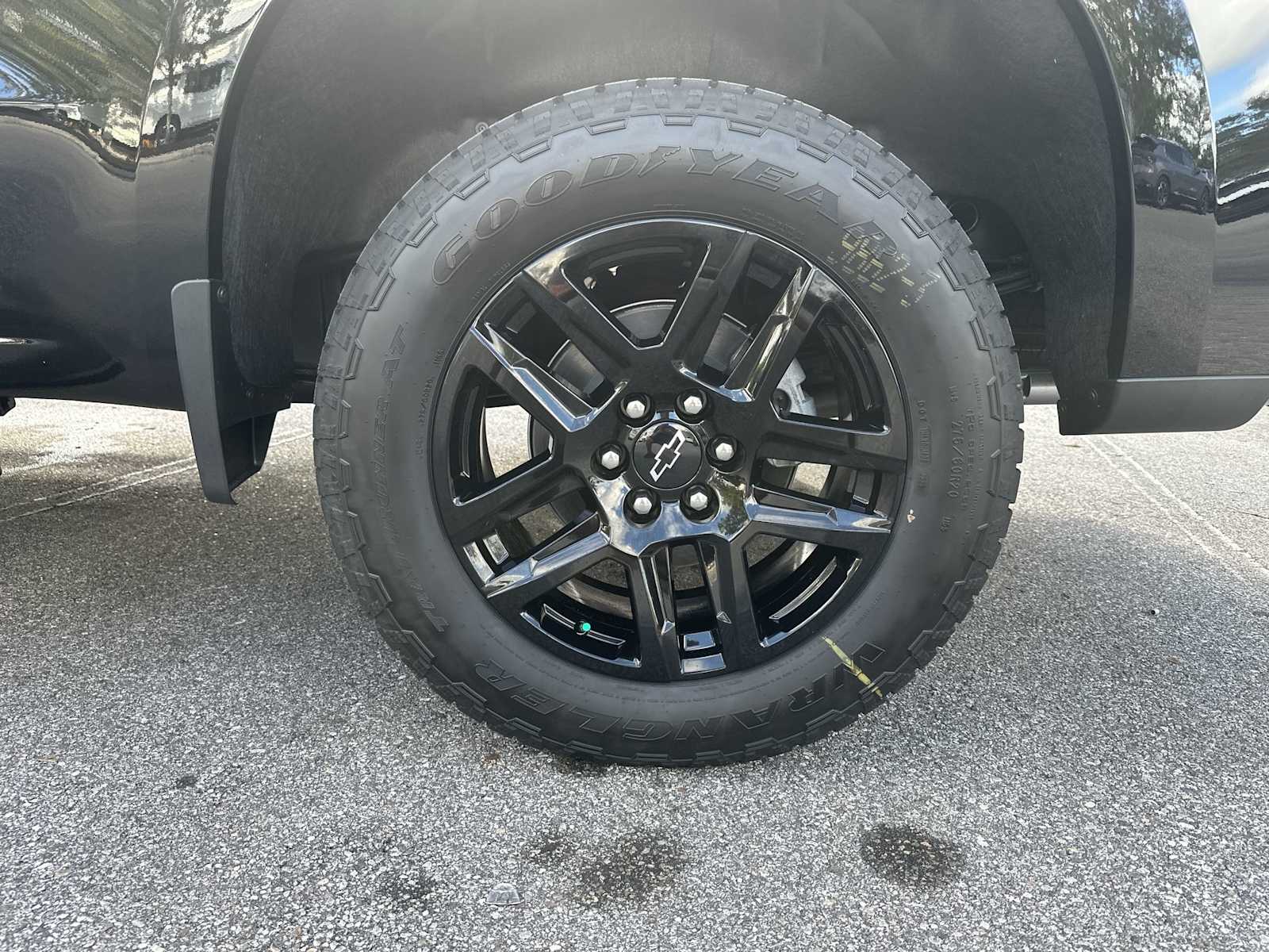 Thumbnail: 2026 Chevrolet Silverado 1500 - 12