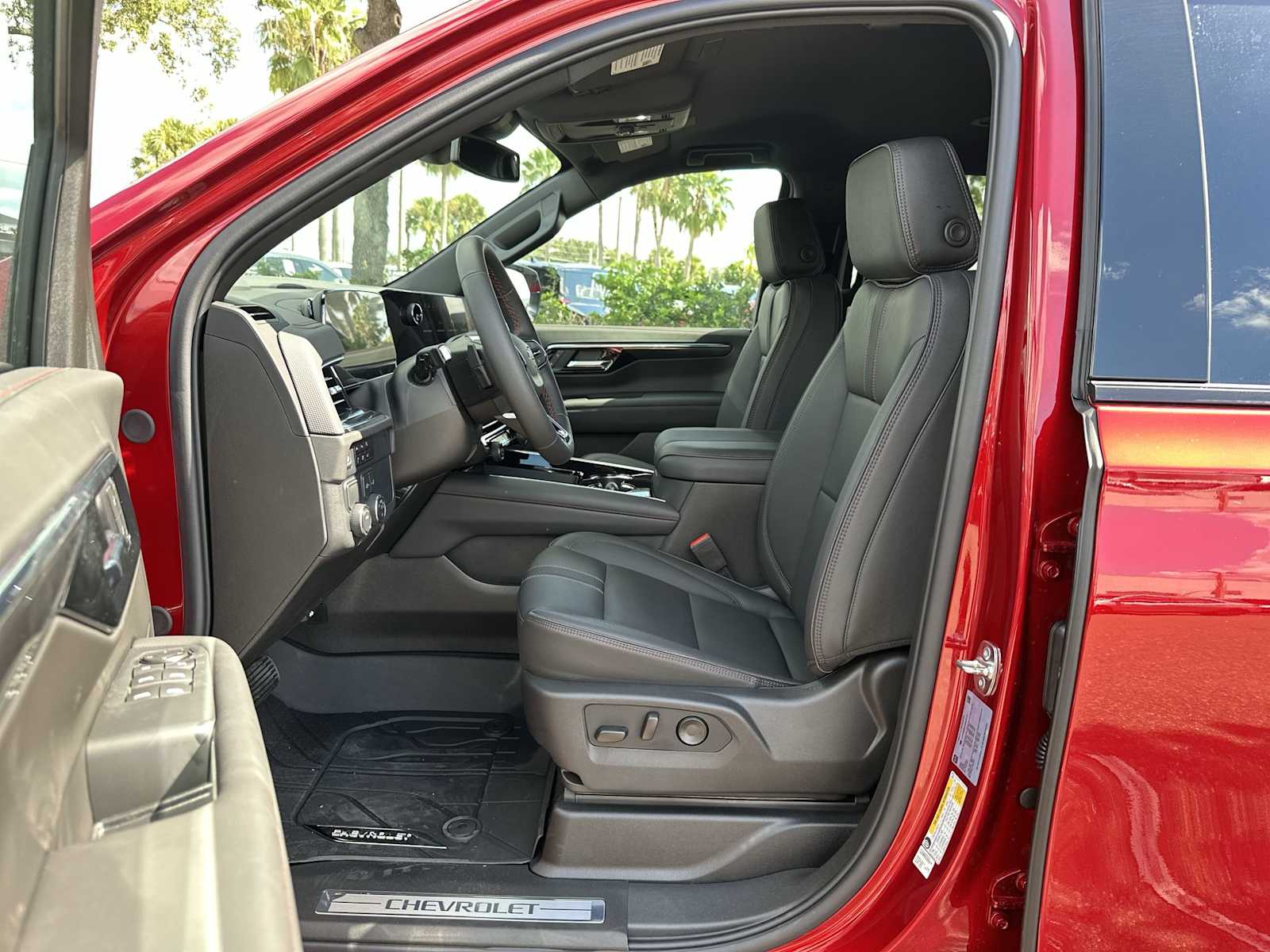 Thumbnail: 2025 Chevrolet Tahoe - 2