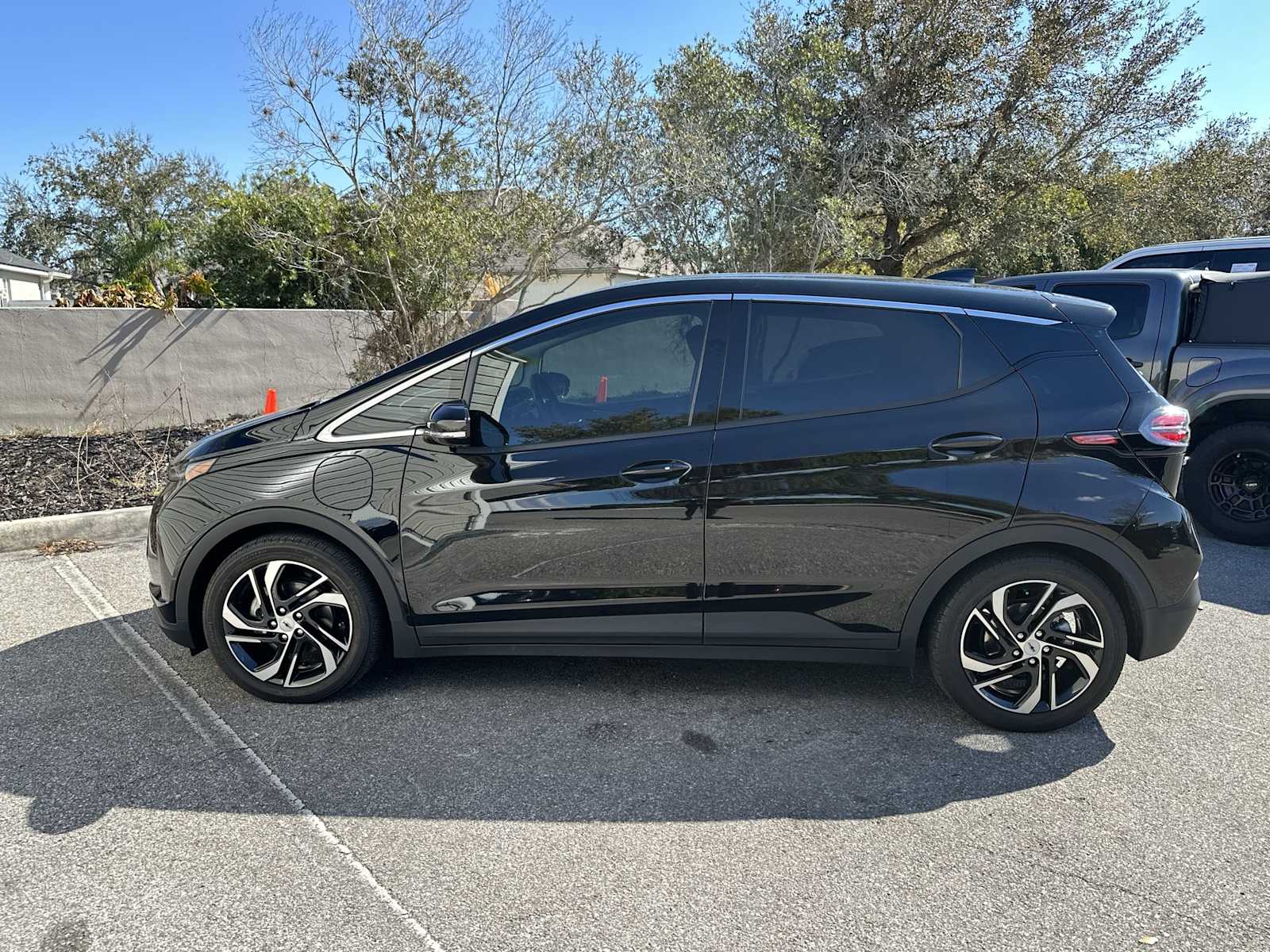 Thumbnail: 2023 Chevrolet Bolt EV - 3