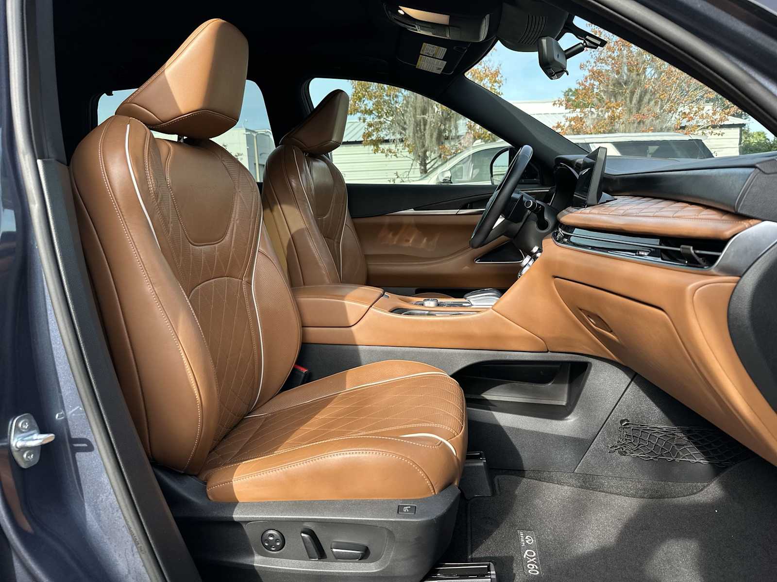 Thumbnail: 2022 INFINITI QX60 - 19