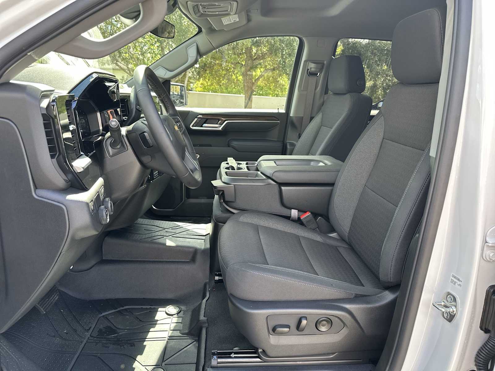 Thumbnail: 2026 Chevrolet Silverado 1500 - 2