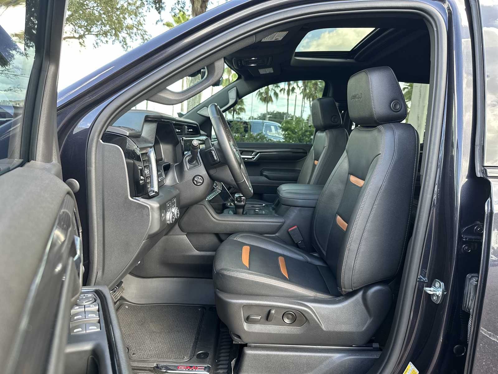 Thumbnail: 2023 GMC Sierra 1500 - 2