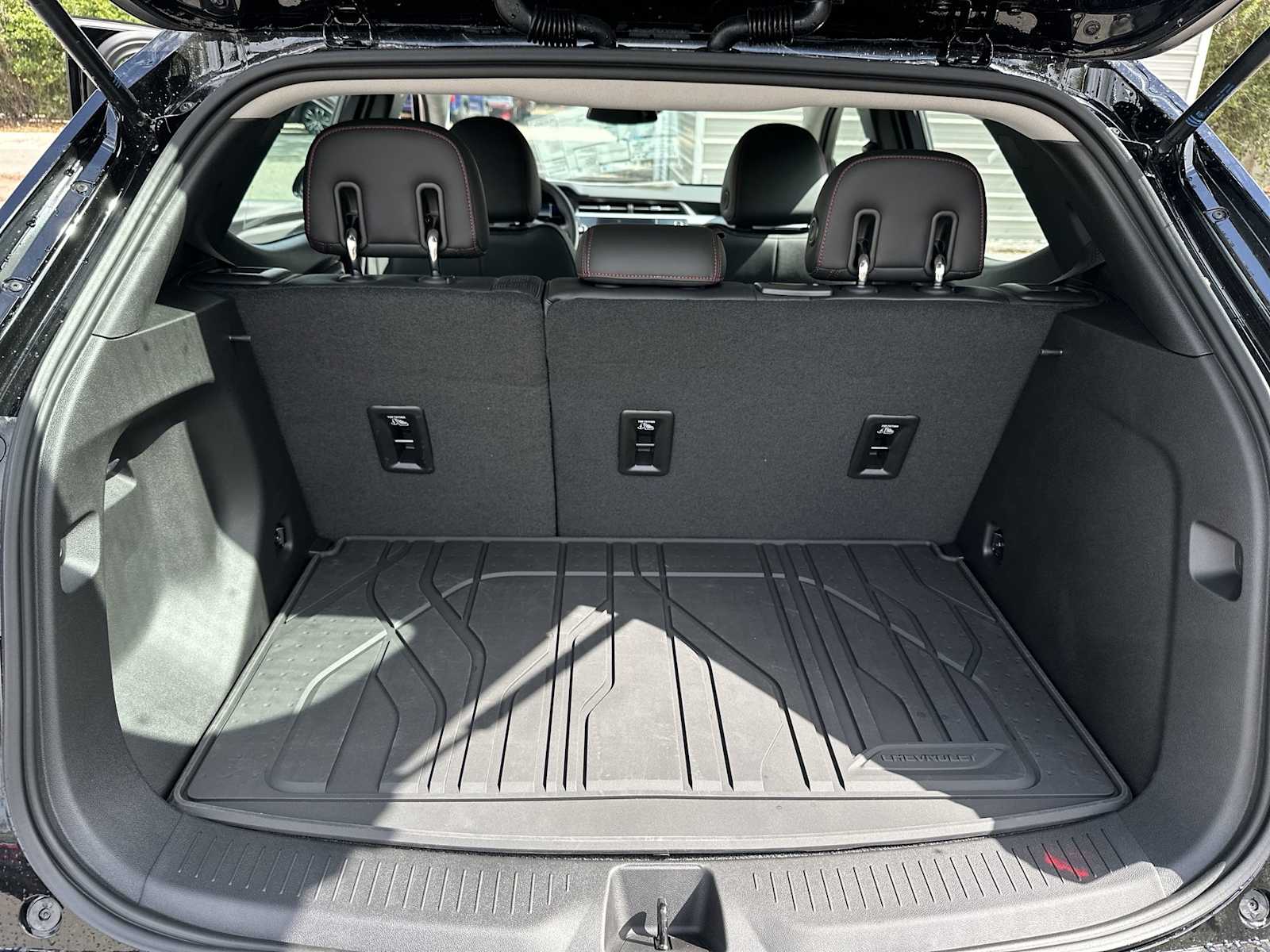 Thumbnail: 2027 Chevrolet Bolt EV - 25