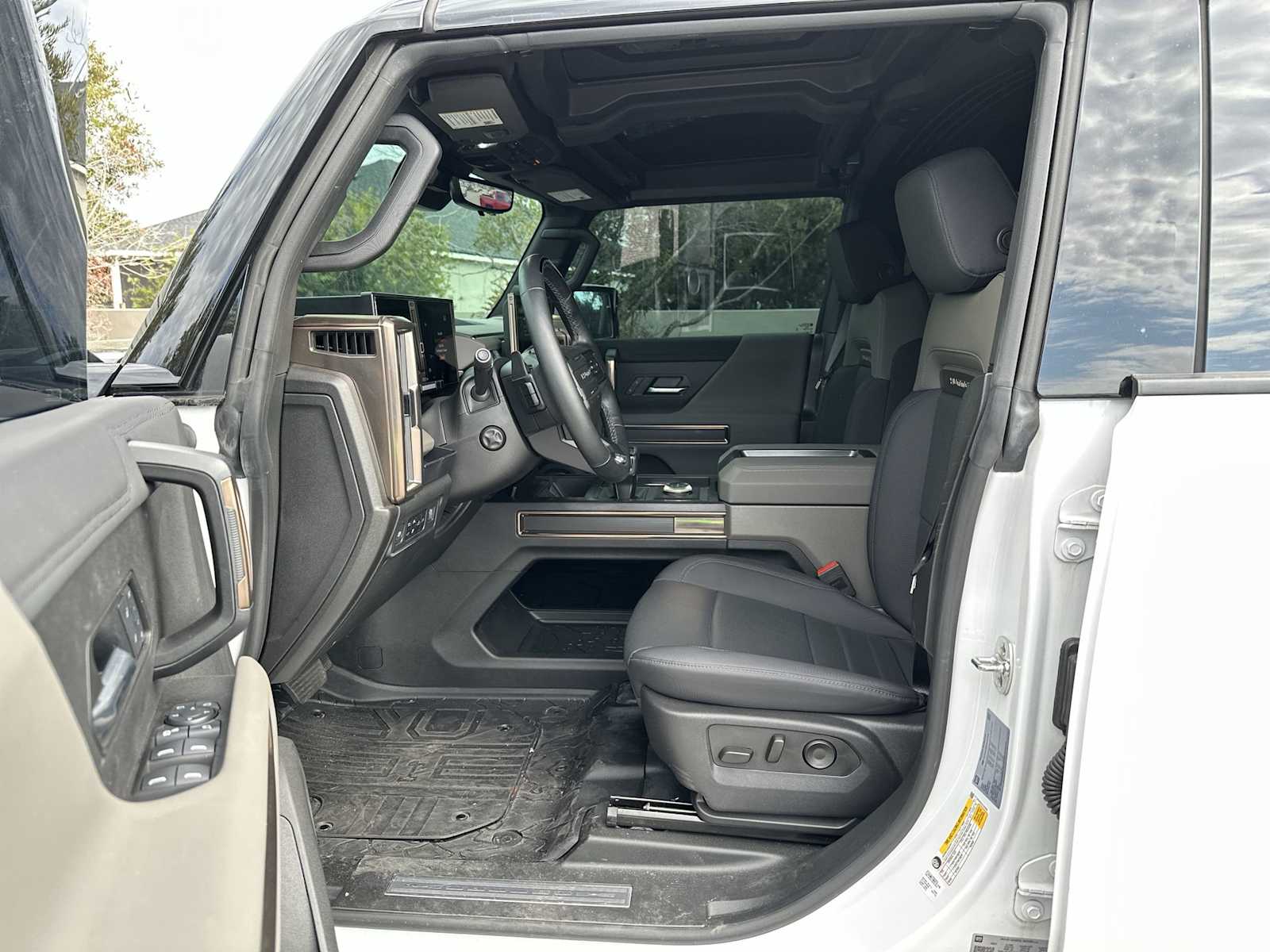 Thumbnail: 2025 GMC Hummer EV - 2