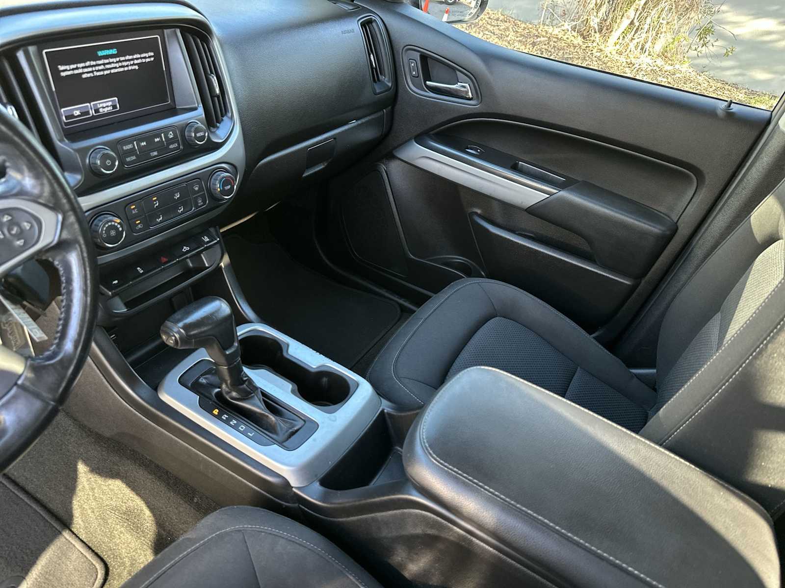 Thumbnail: 2017 Chevrolet Colorado - 21