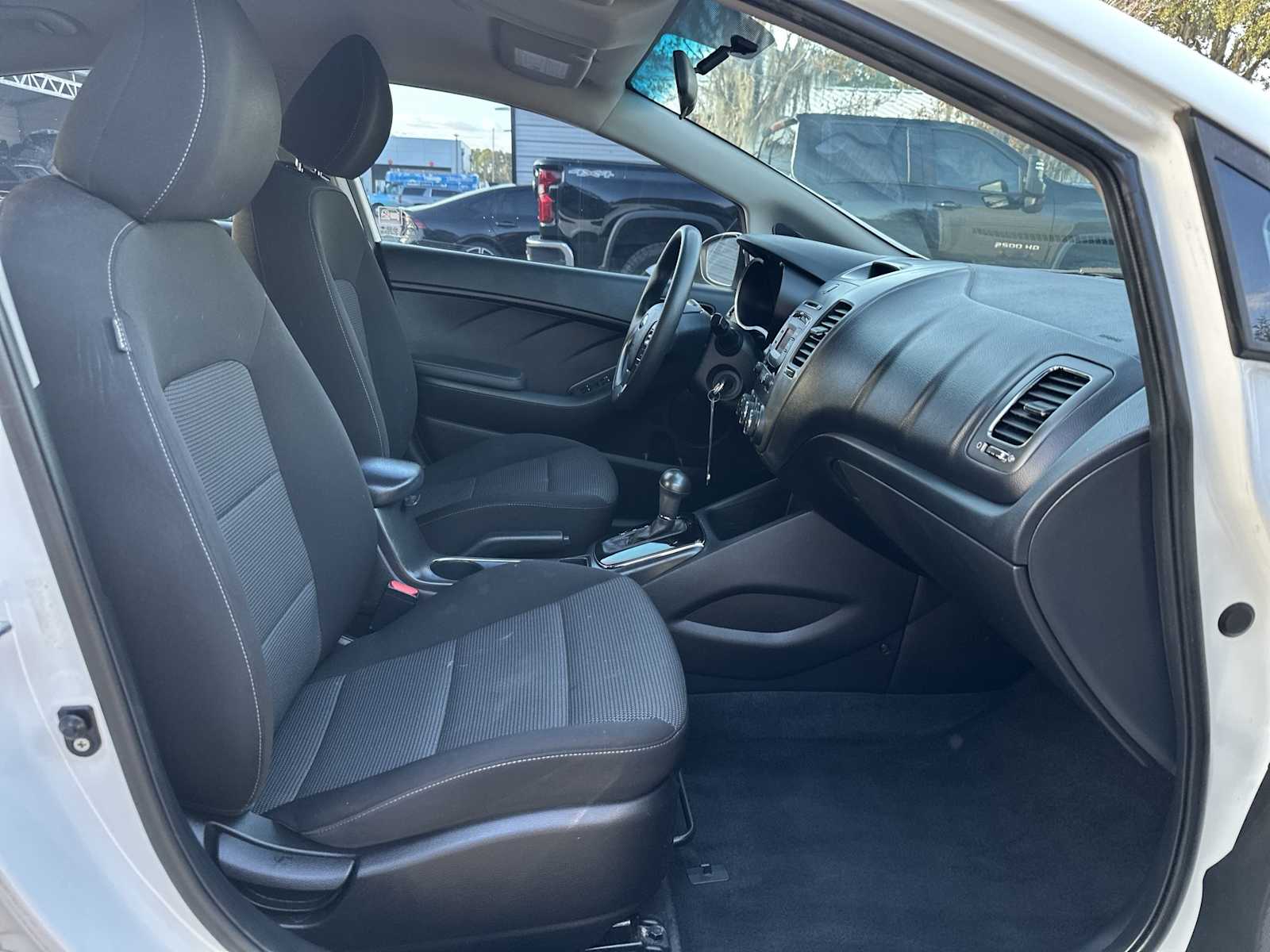 Thumbnail: 2018 Kia Forte - 19