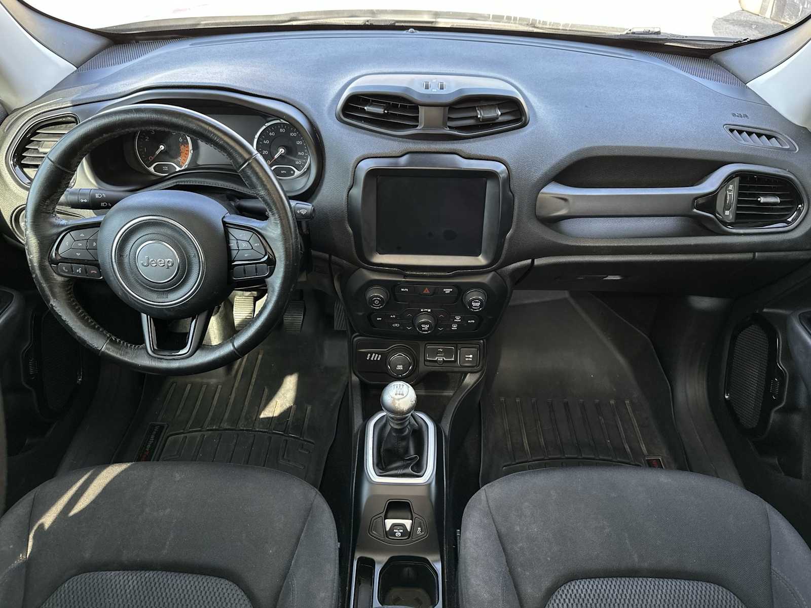 Thumbnail: 2018 Jeep Renegade - 14