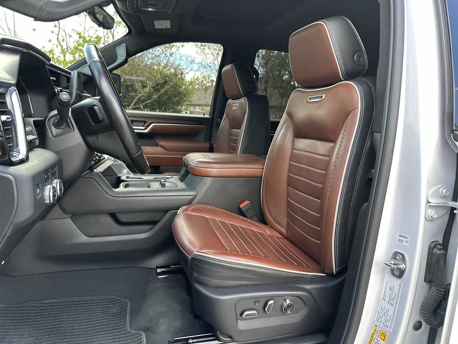 Thumbnail: 2024 GMC Sierra 3500 - 15