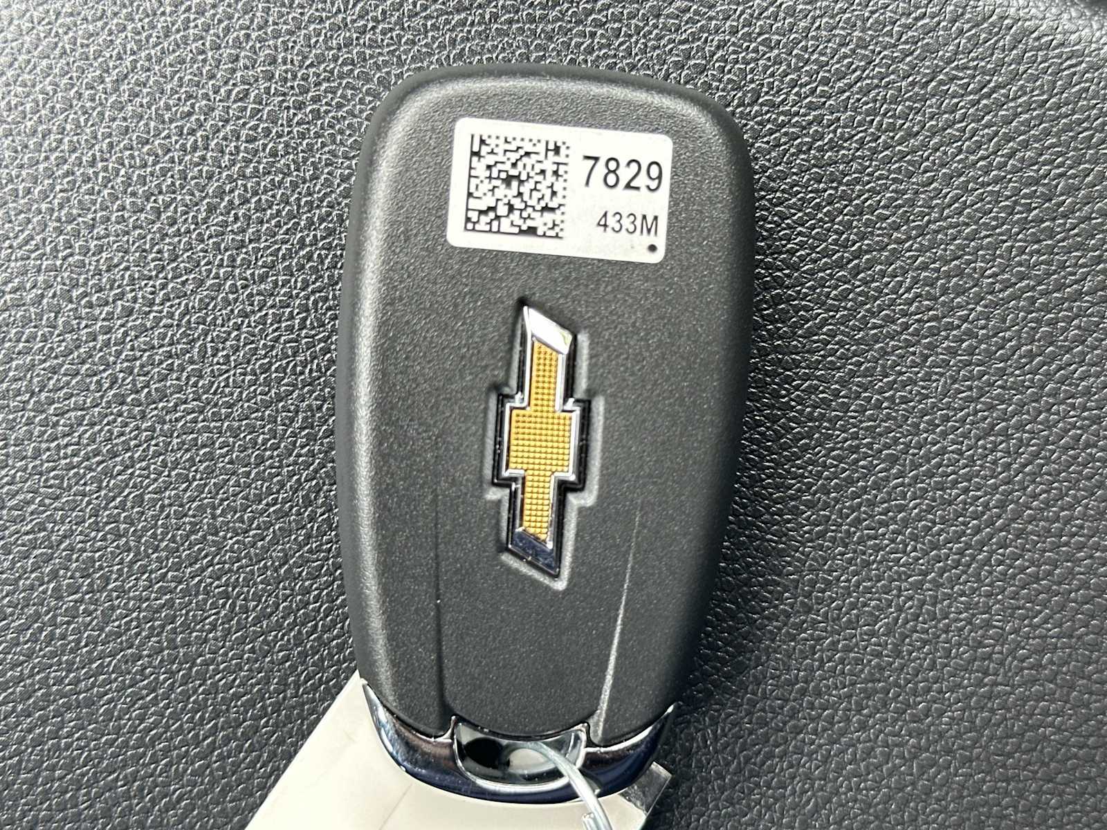 Thumbnail: 2026 Chevrolet Silverado 1500 - 26