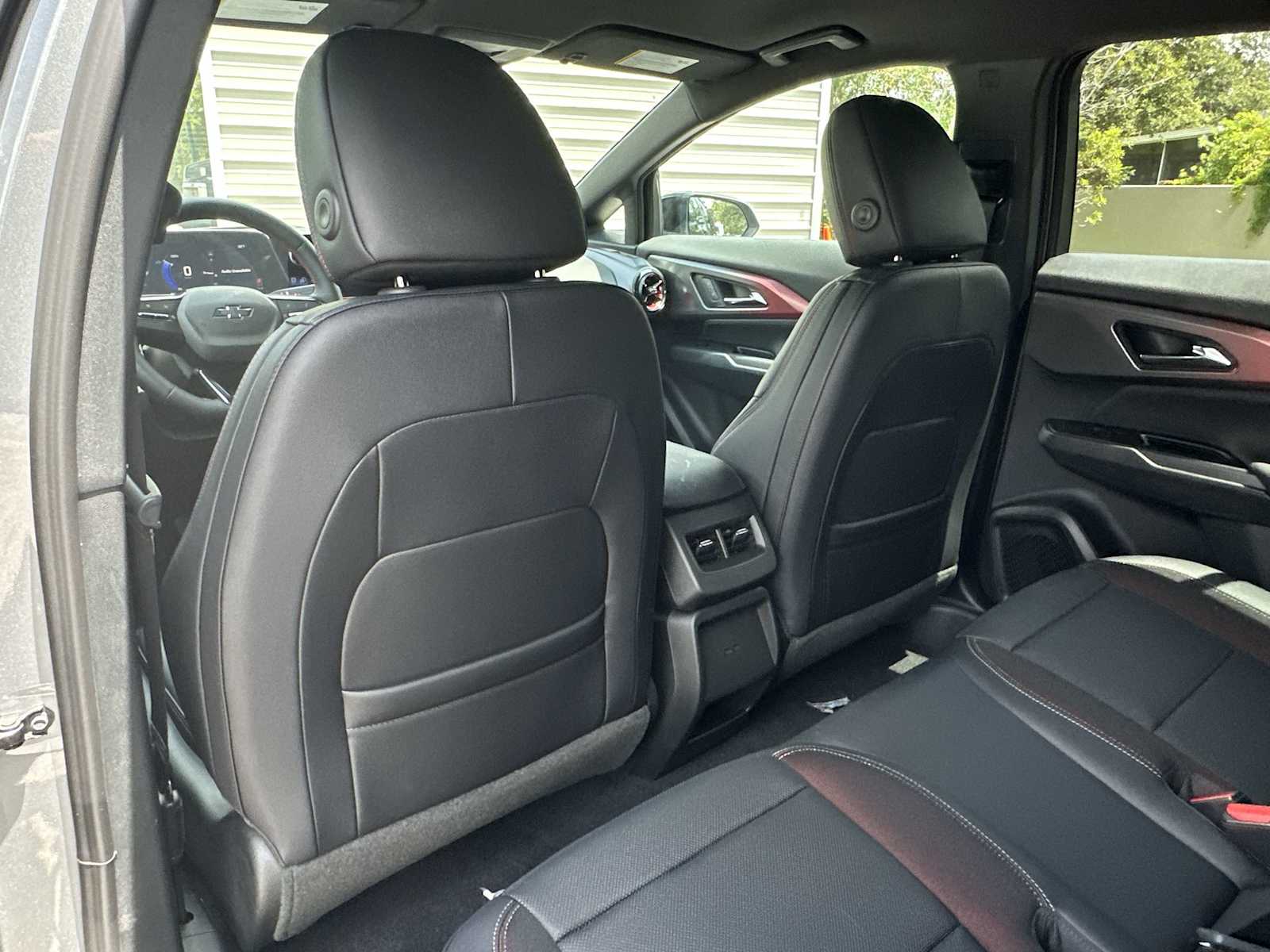 Thumbnail: 2025 Chevrolet Equinox - 16