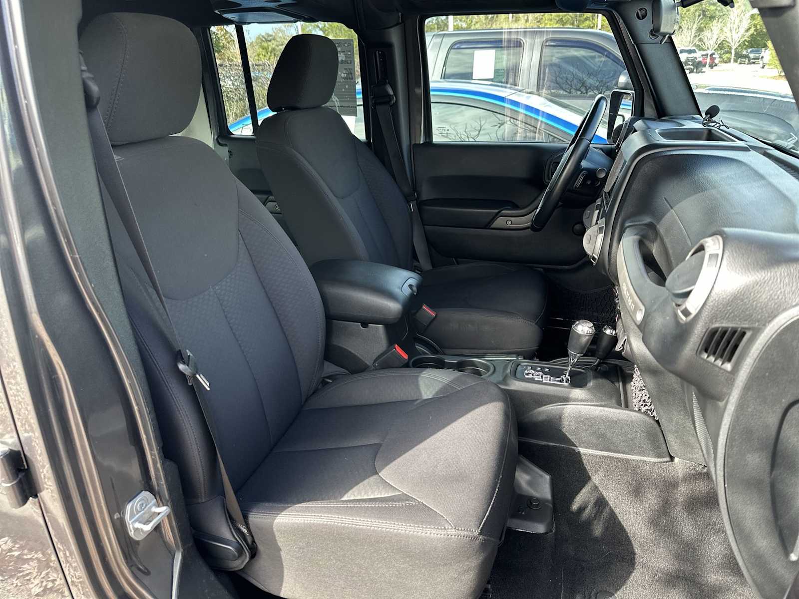 Thumbnail: 2017 Jeep Wrangler - 19