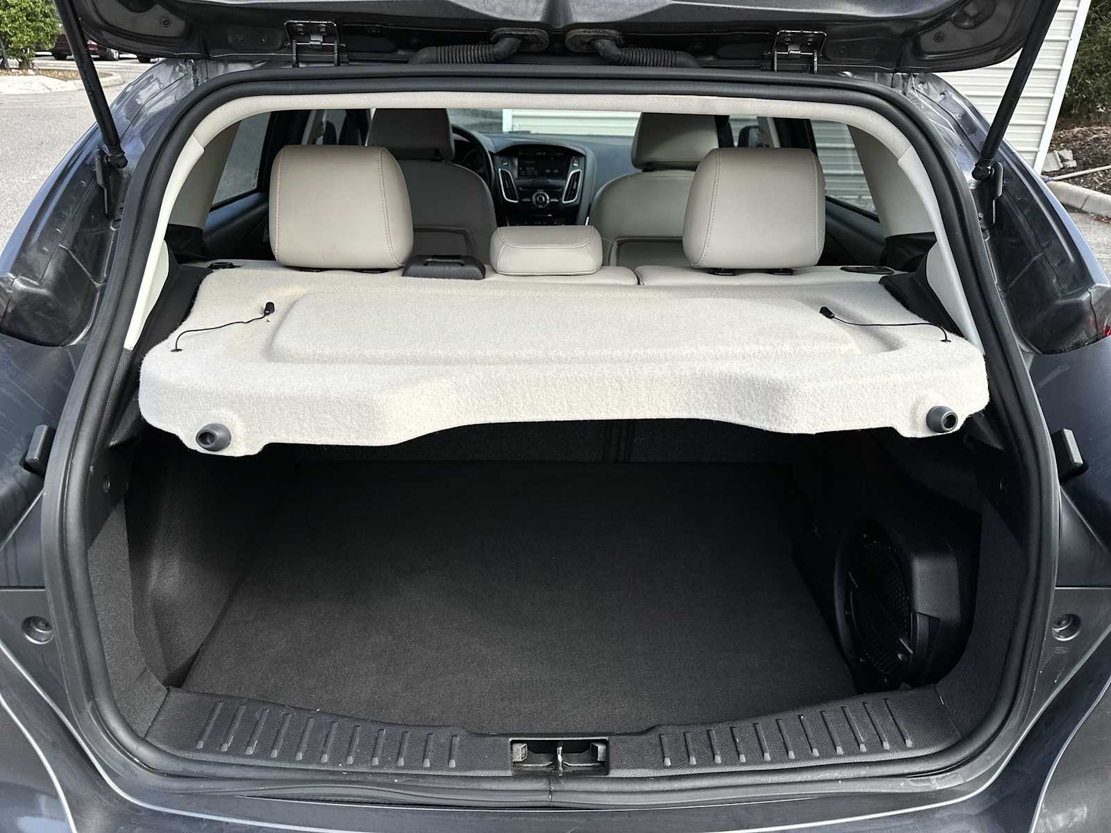 Thumbnail: 2015 Ford Focus - 25