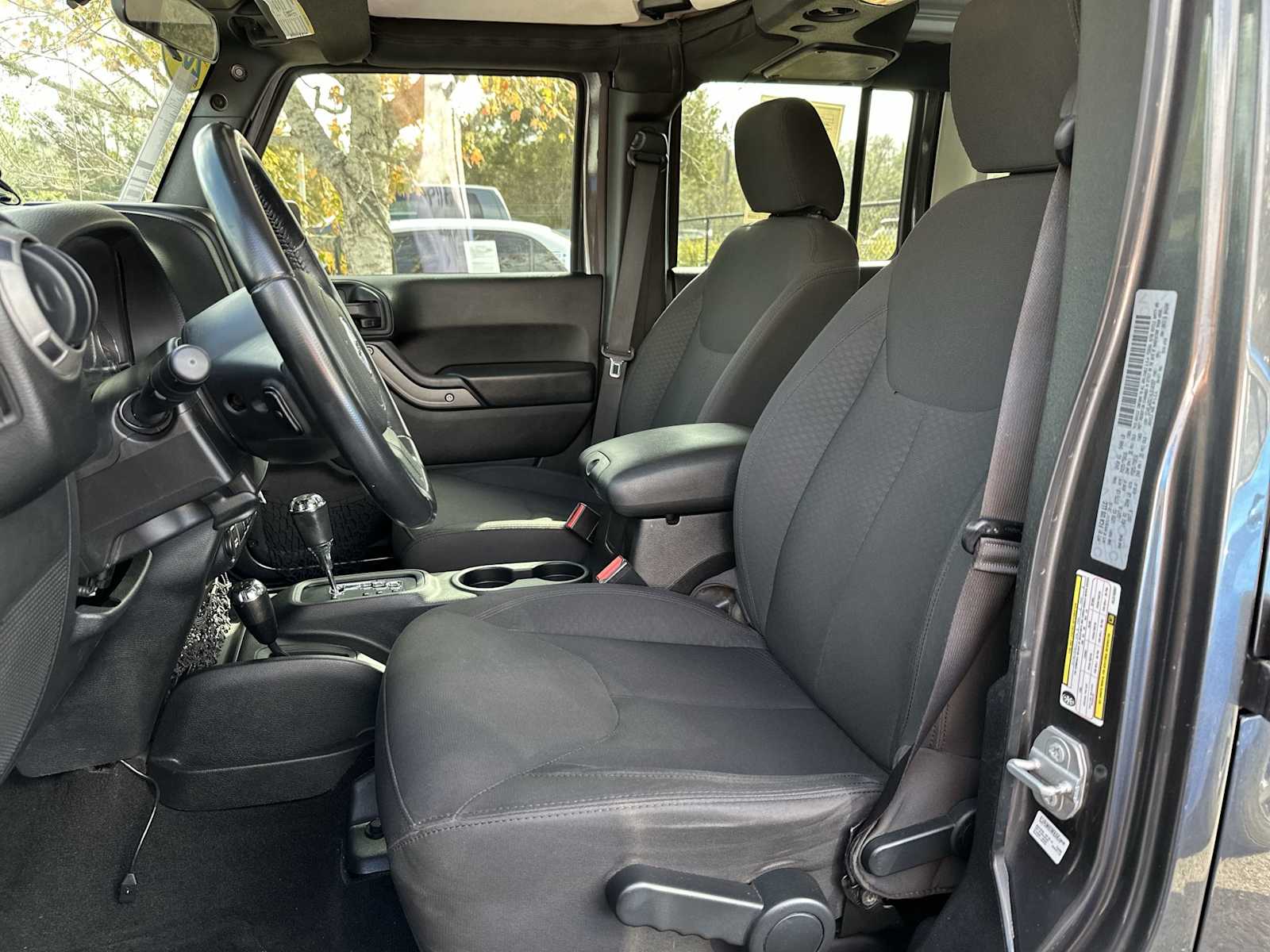 Thumbnail: 2017 Jeep Wrangler - 15