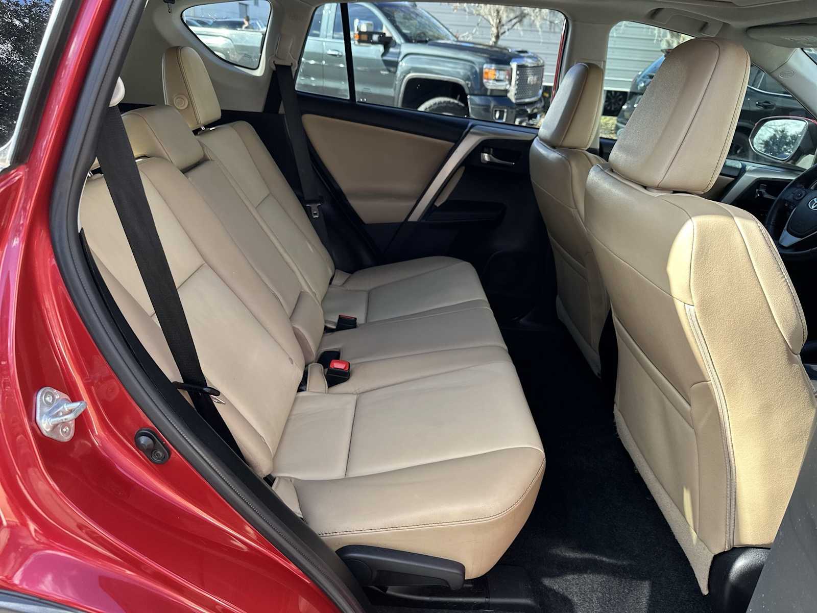 Thumbnail: 2015 Toyota RAV4 - 18