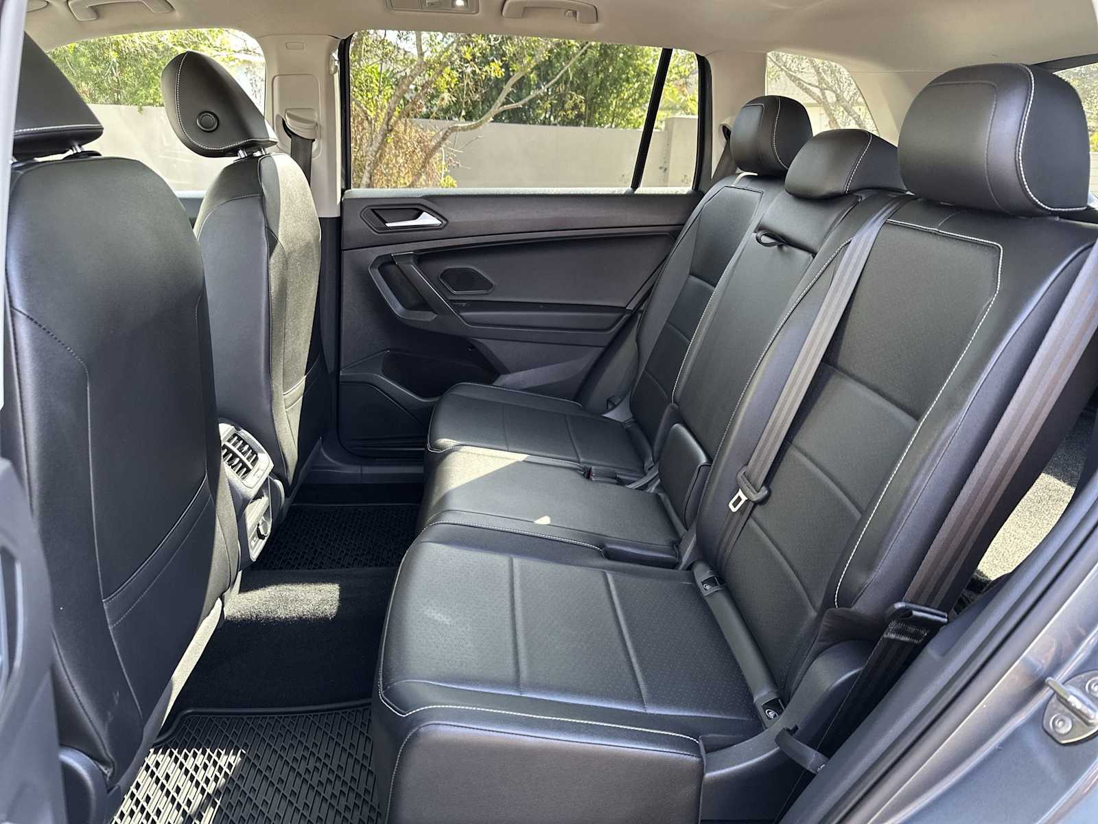 Thumbnail: 2021 Volkswagen Tiguan - 18