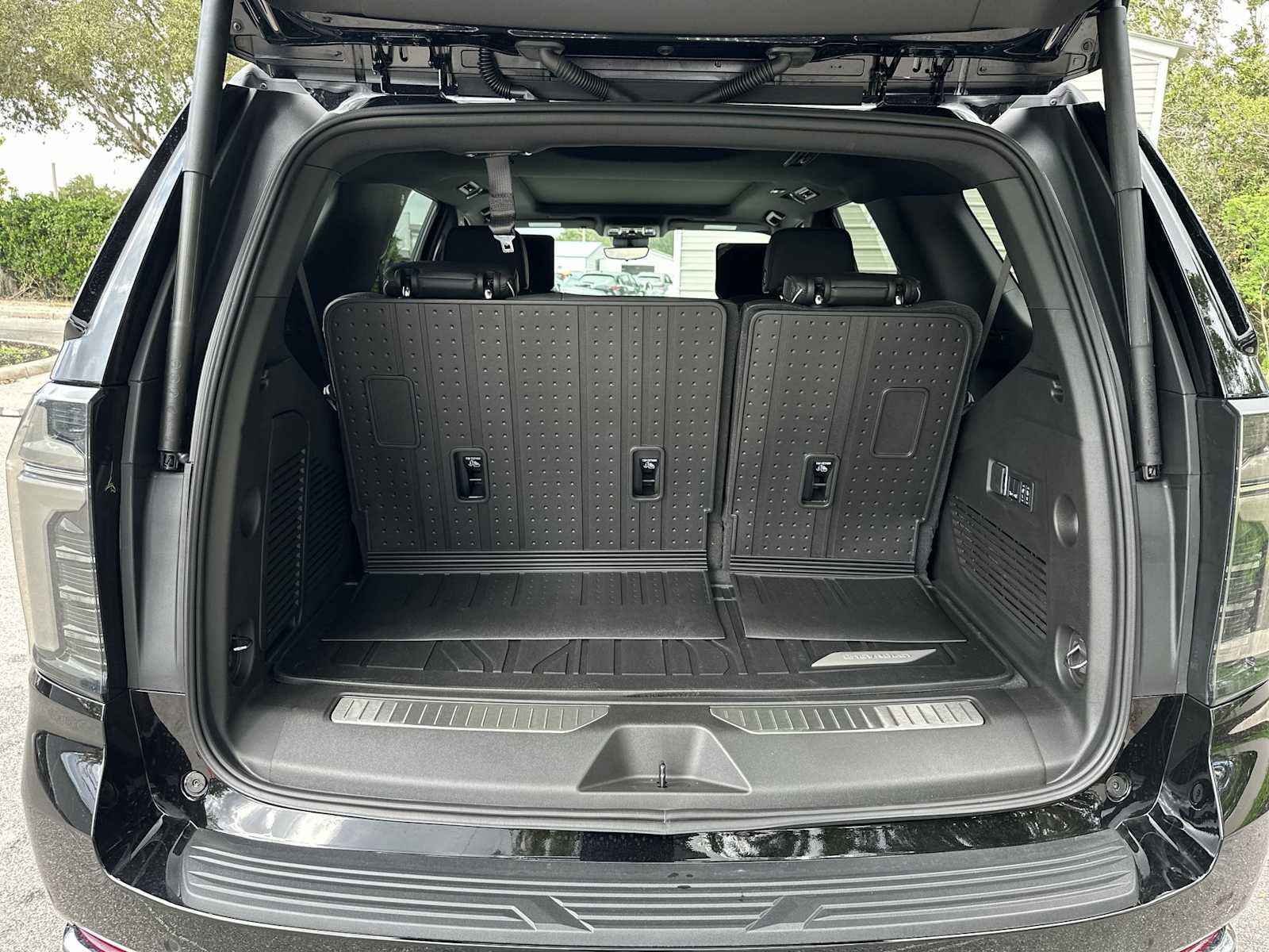 Thumbnail: 2026 Chevrolet Tahoe - 25