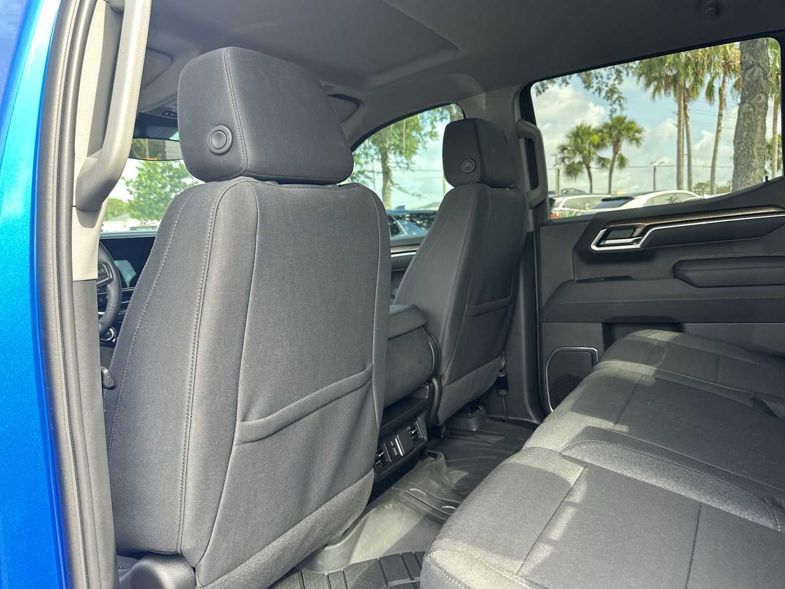 Thumbnail: 2025 Chevrolet Silverado 1500 - 29