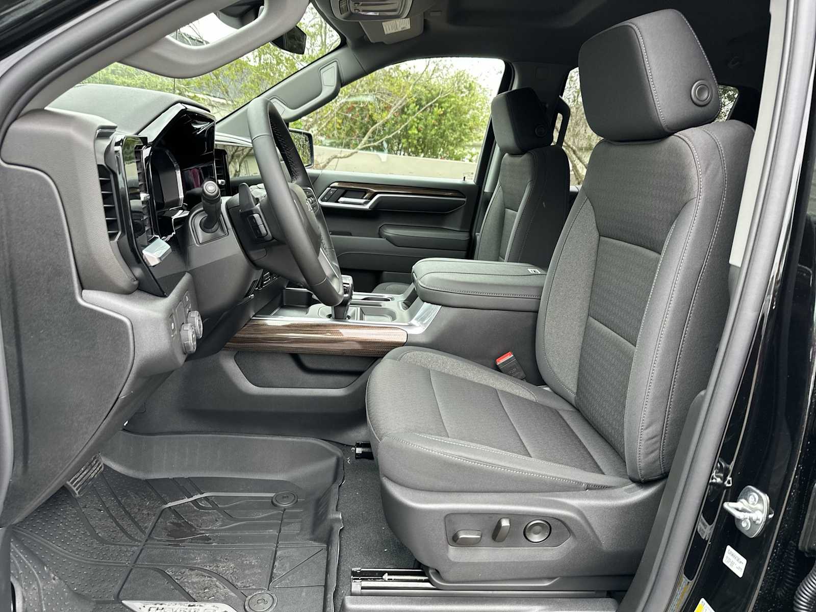 Thumbnail: 2026 Chevrolet Silverado 1500 - 15