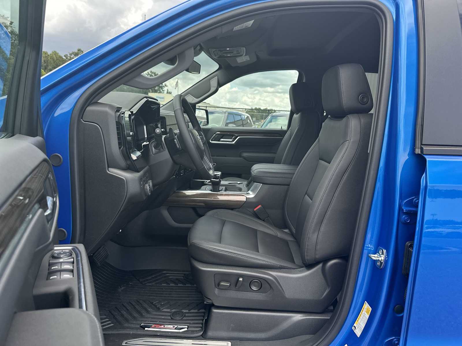 Thumbnail: 2026 Chevrolet Silverado 1500 - 2