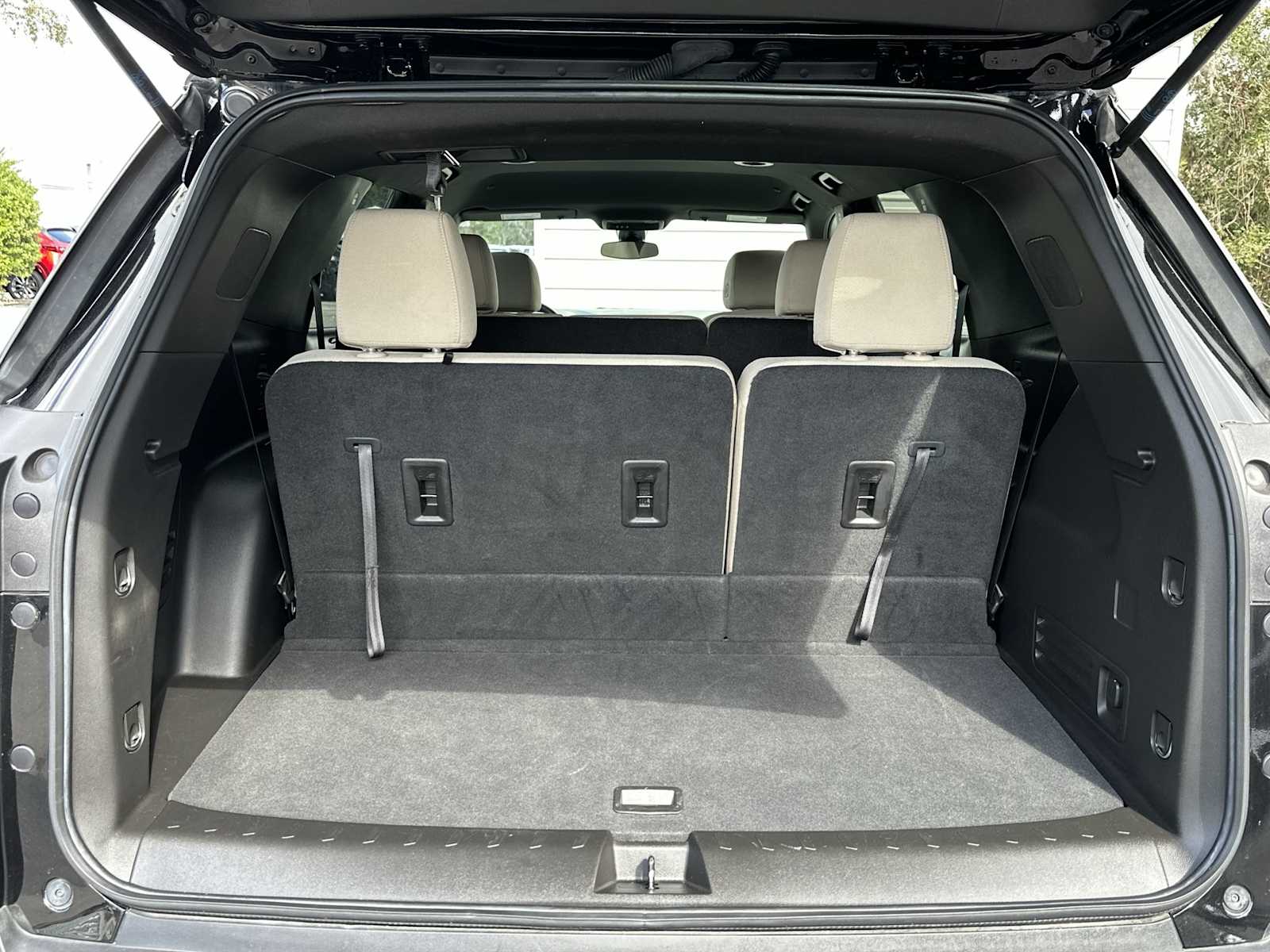 Thumbnail: 2023 Chevrolet Traverse - 25