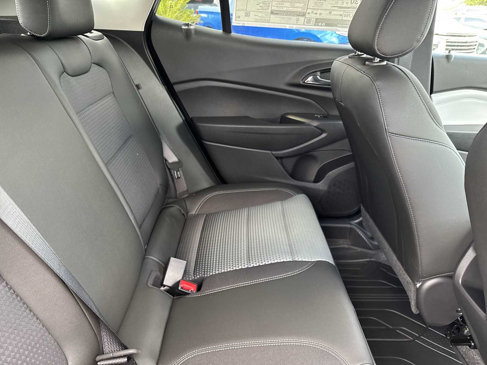 2025 Chevrolet Trax LT 14