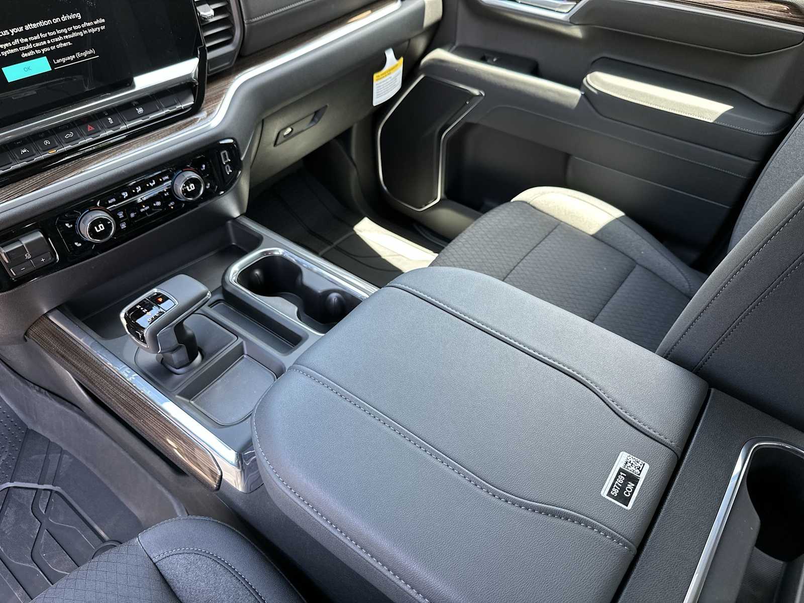 Thumbnail: 2026 Chevrolet Silverado 1500 - 21