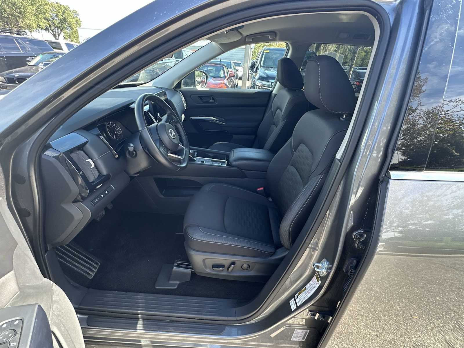 Thumbnail: 2025 Nissan Pathfinder - 2