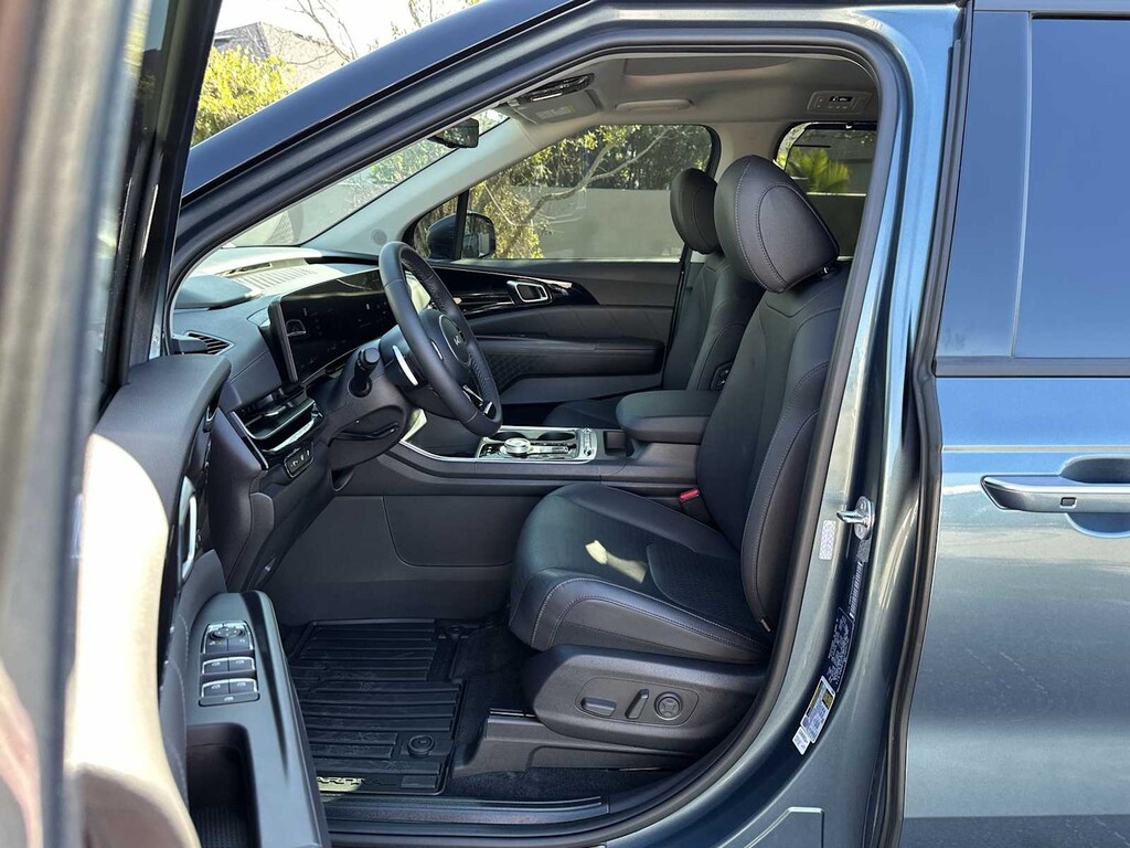 Used 2025 Kia Carnival Hybrid SX Prestige Van Passenger Van