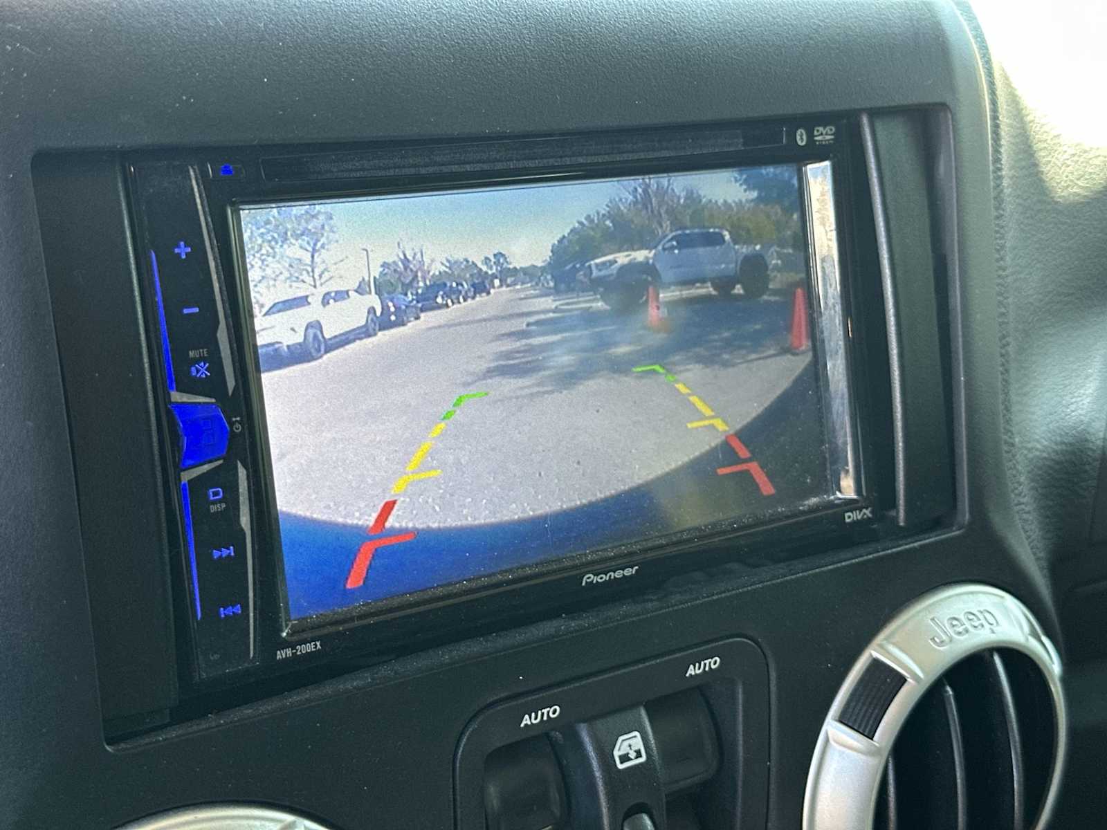 Thumbnail: 2017 Jeep Wrangler - 22