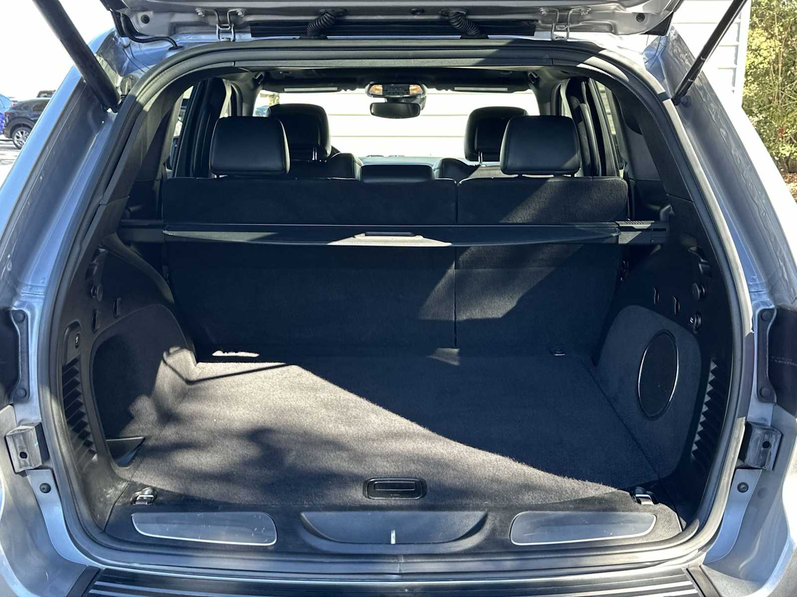 Thumbnail: 2020 Jeep Grand Cherokee - 26