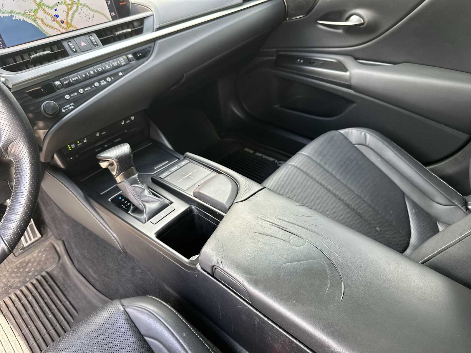 Thumbnail: 2019 Lexus ES - 21