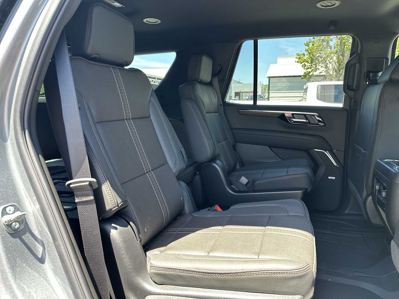 Thumbnail: 2026 Chevrolet Tahoe - 18