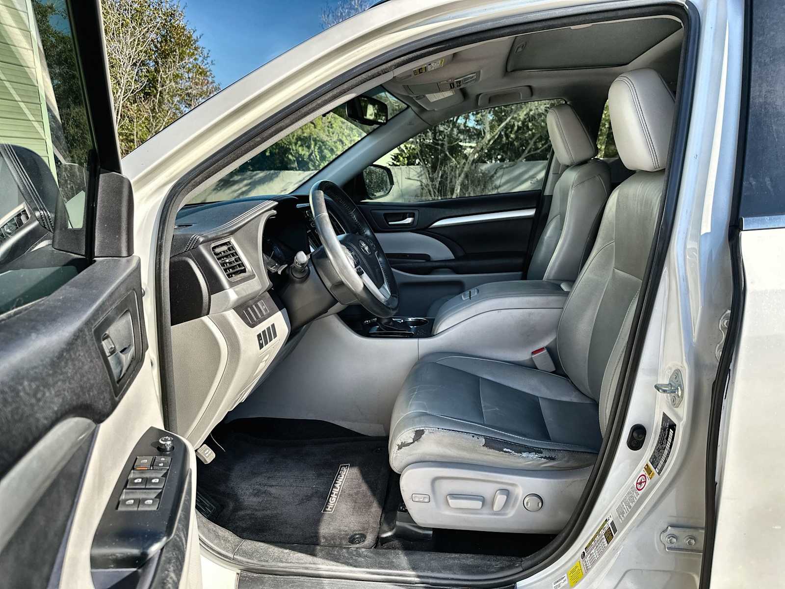 Thumbnail: 2015 Toyota Highlander - 2