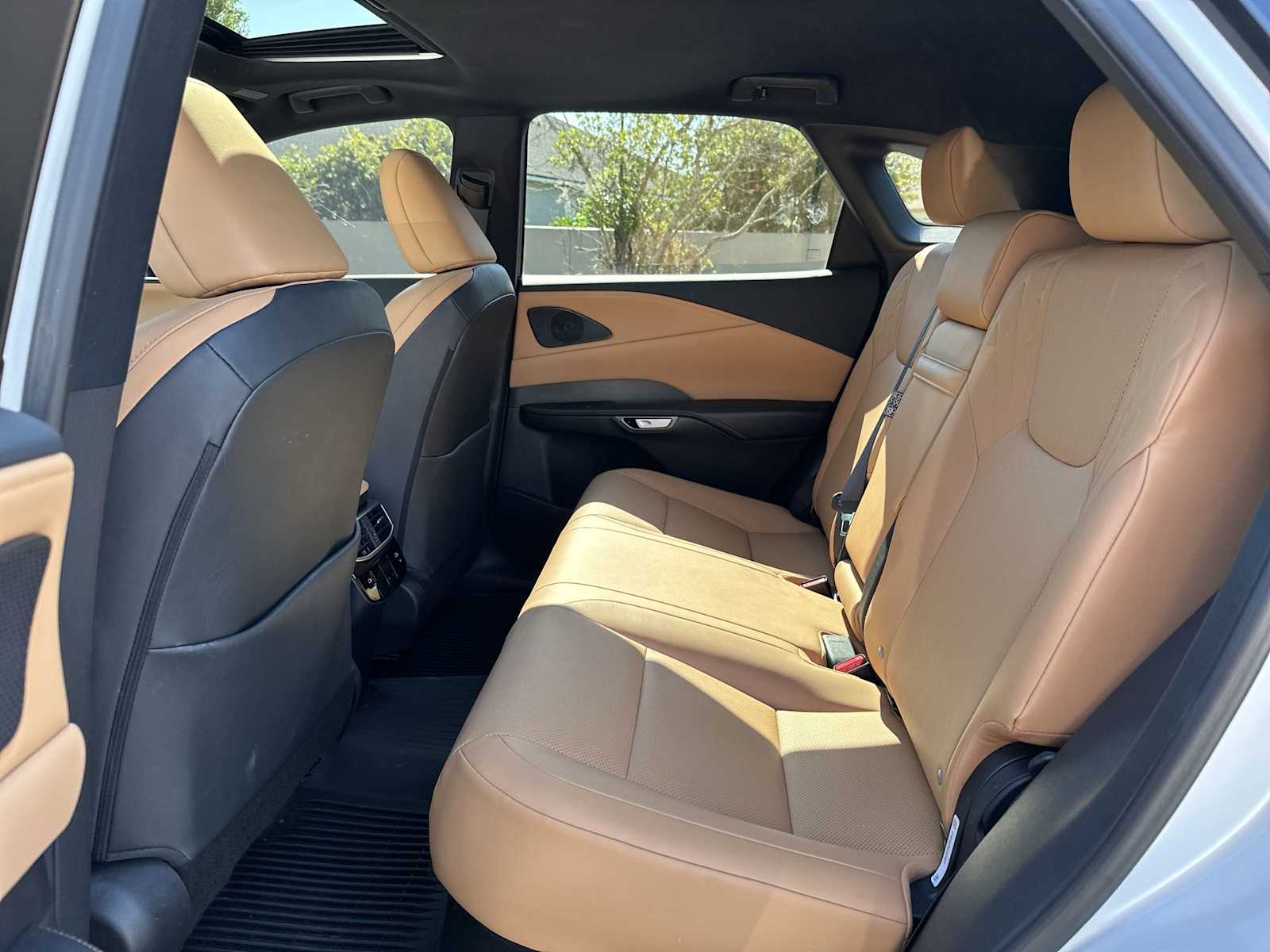 Thumbnail: 2023 Lexus RX - 18