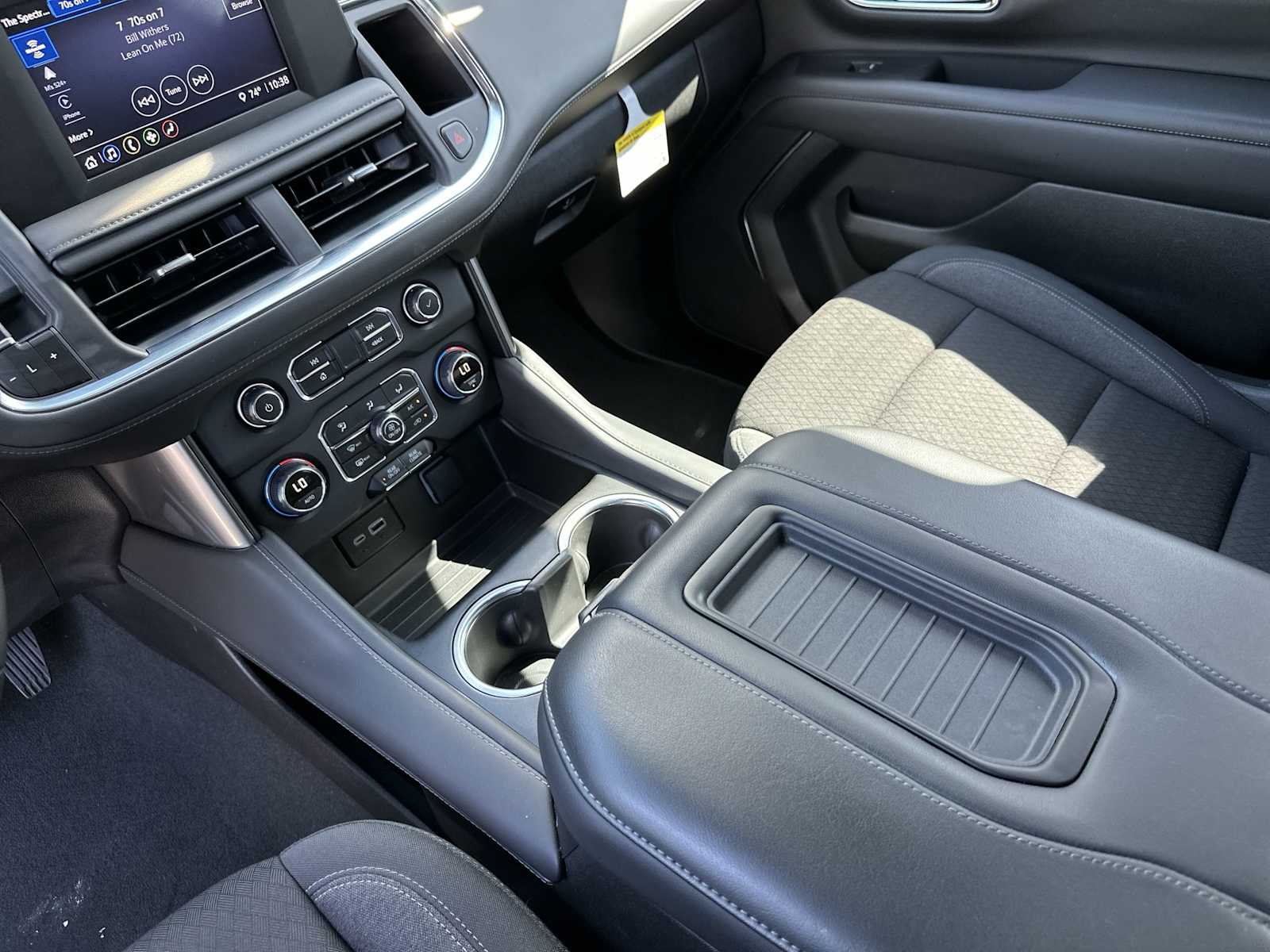 Thumbnail: 2024 Chevrolet Tahoe - 21