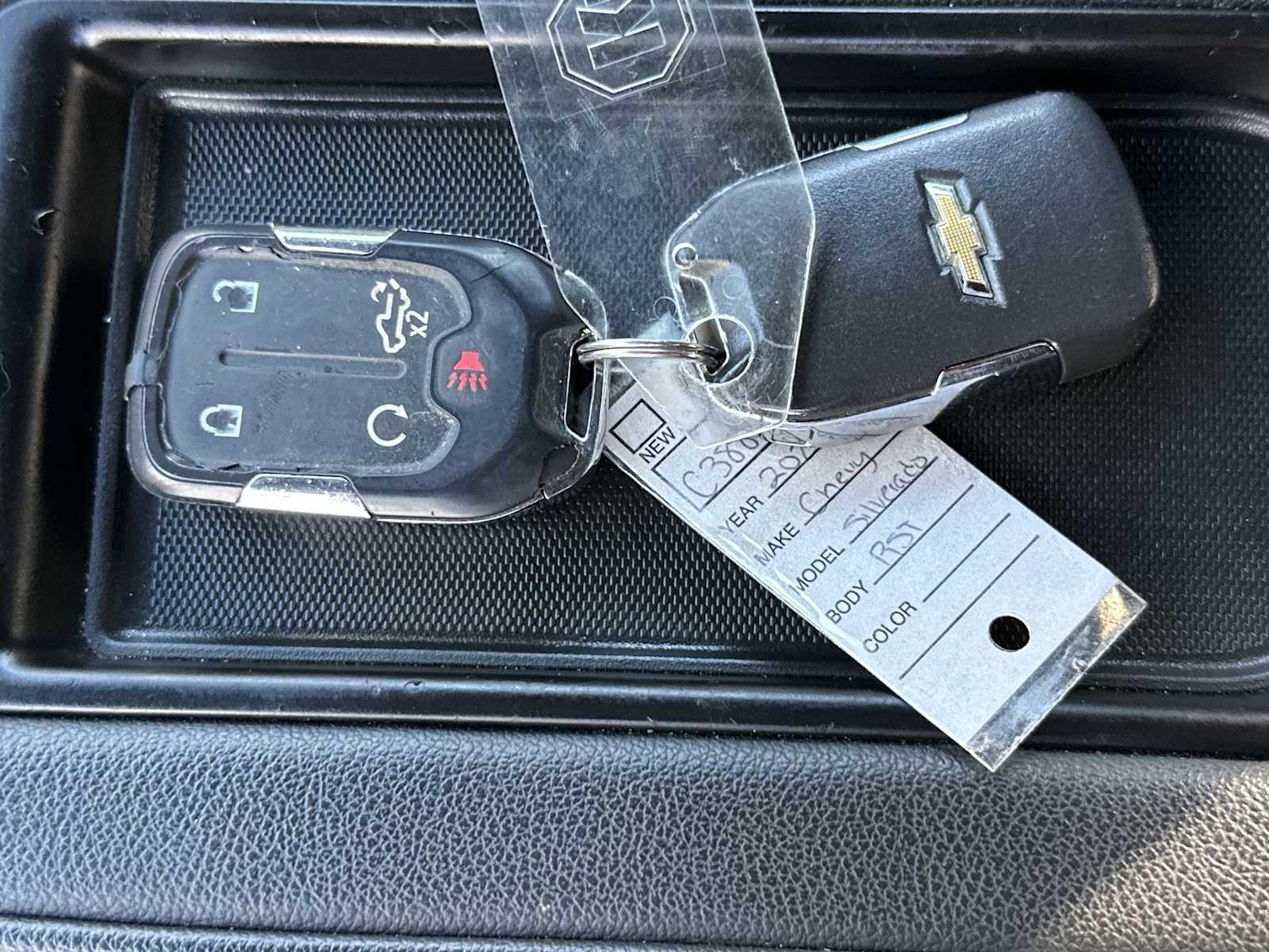 Thumbnail: 2020 Chevrolet Silverado 1500 - 26