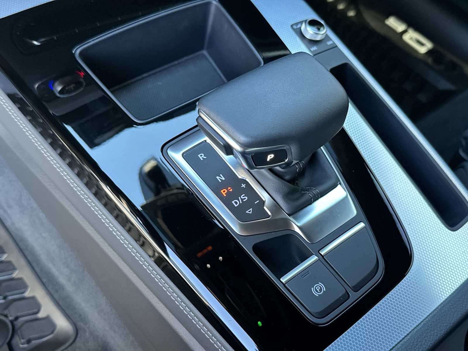 Thumbnail: 2025 Audi Q5 - 24