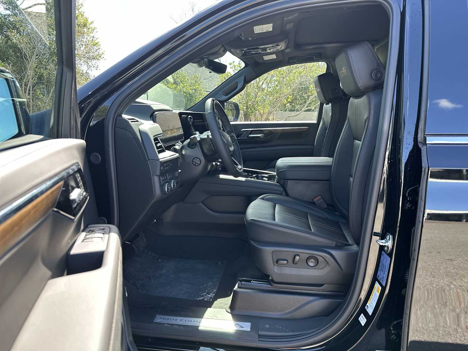 Thumbnail: 2026 Chevrolet Tahoe - 2