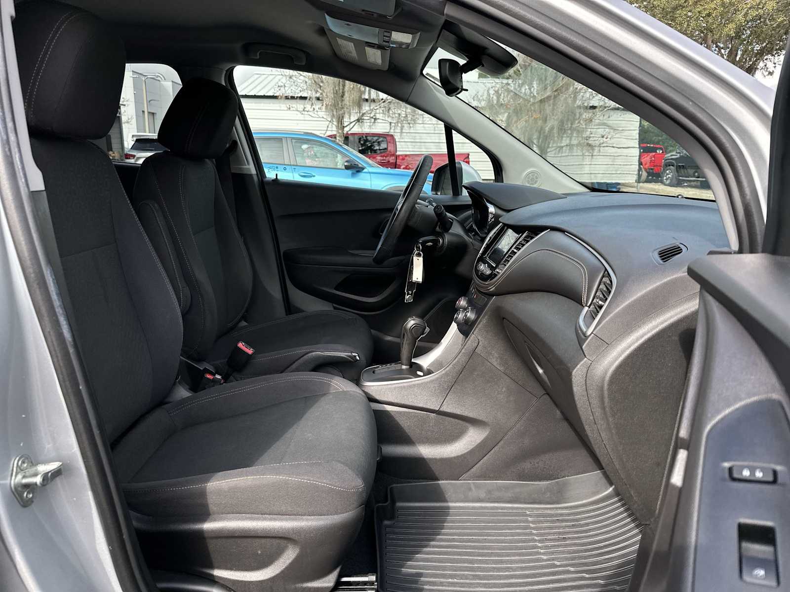 Thumbnail: 2020 Chevrolet Trax - 19