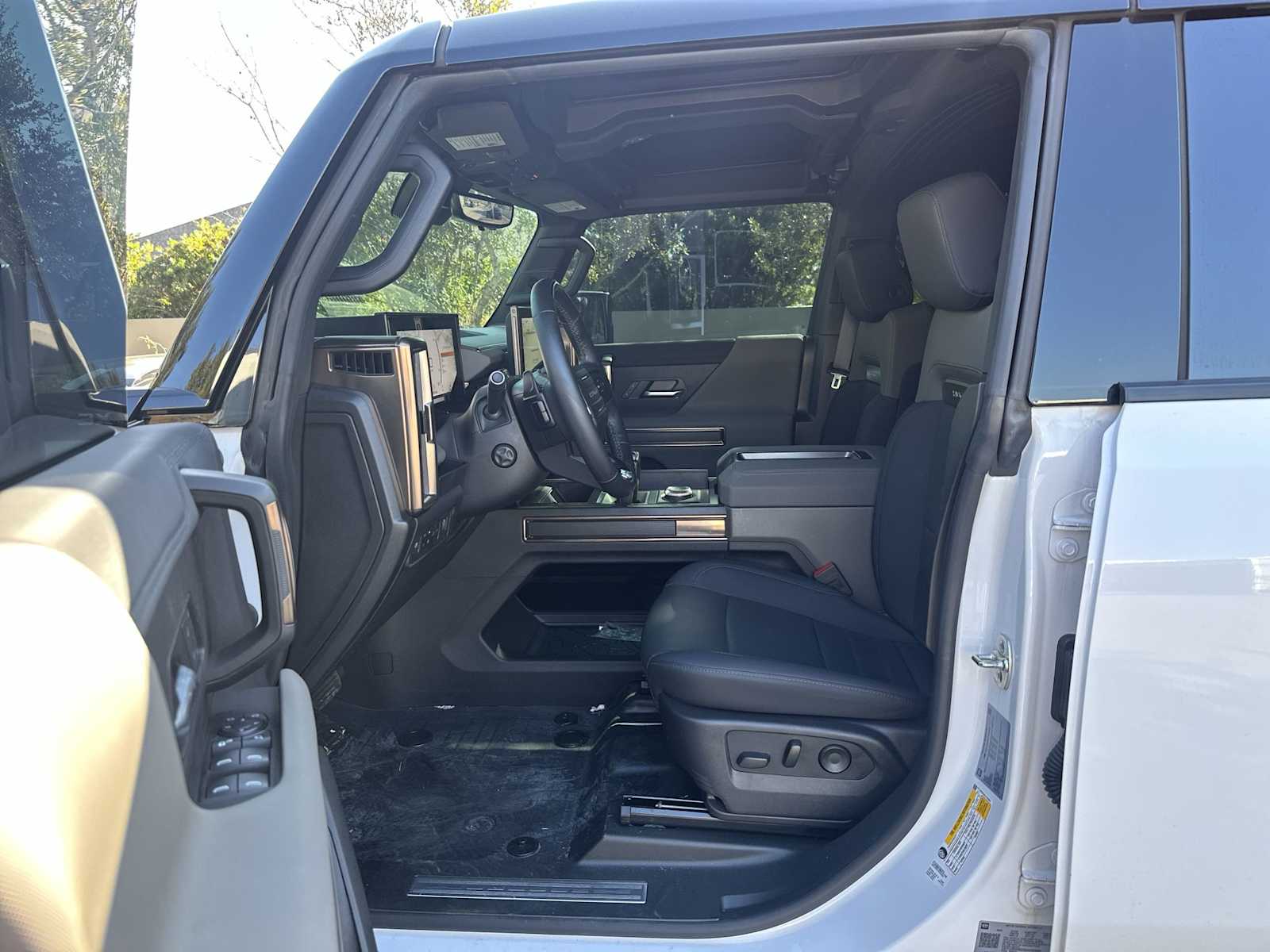 Thumbnail: 2025 GMC Hummer EV - 2