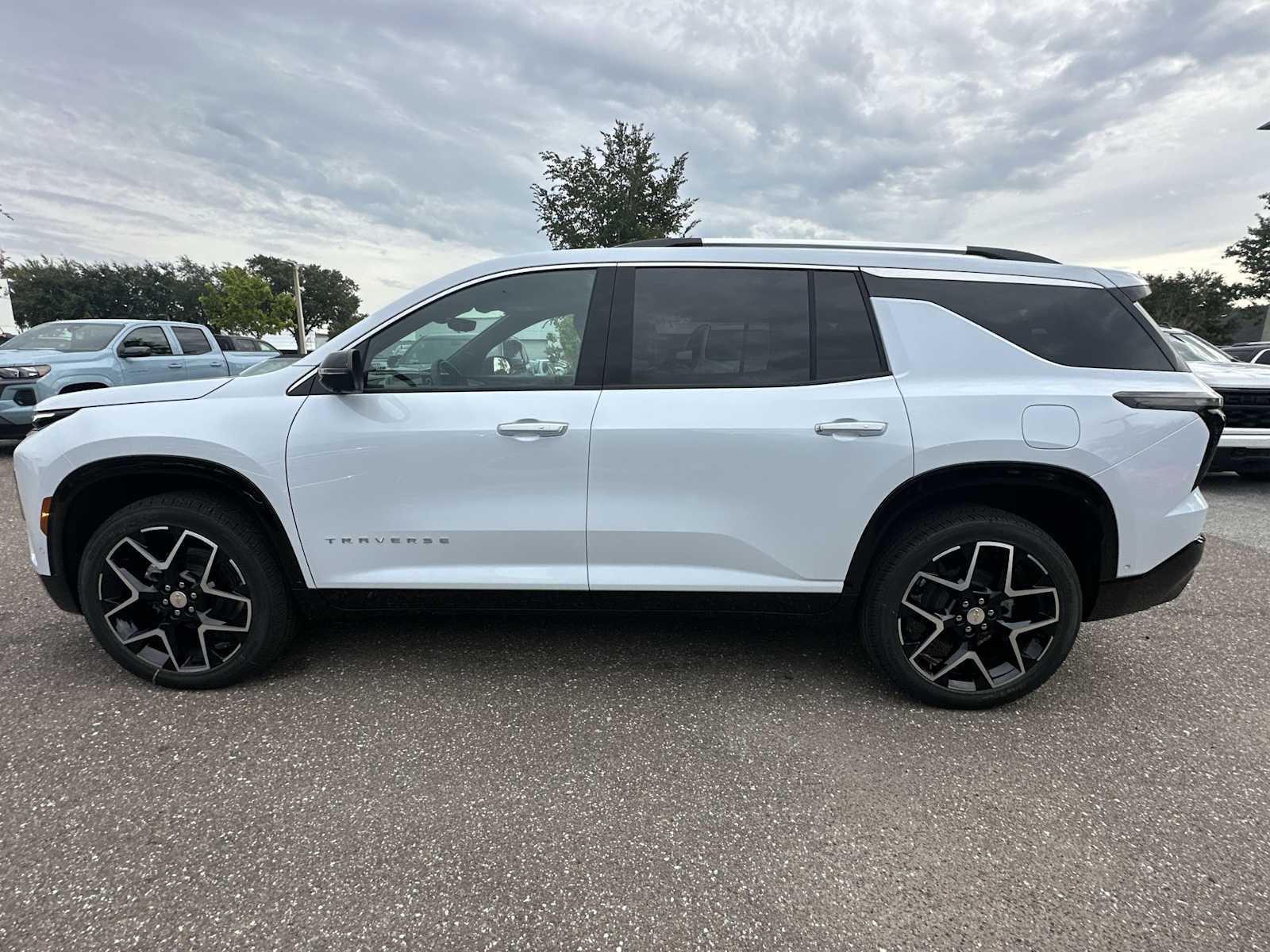 Thumbnail: 2026 Chevrolet Traverse - 3