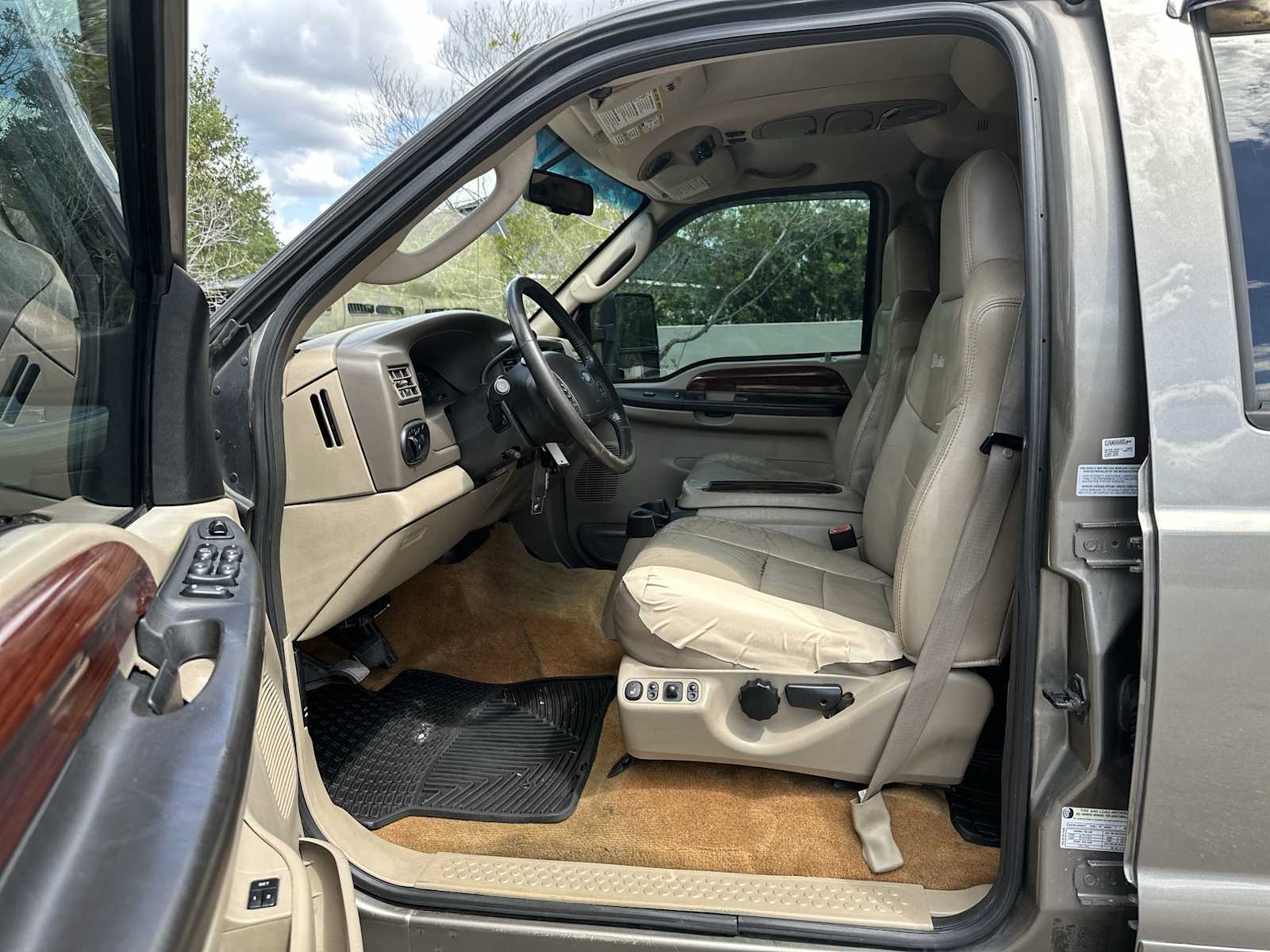 Thumbnail: 2005 Ford Excursion - 2