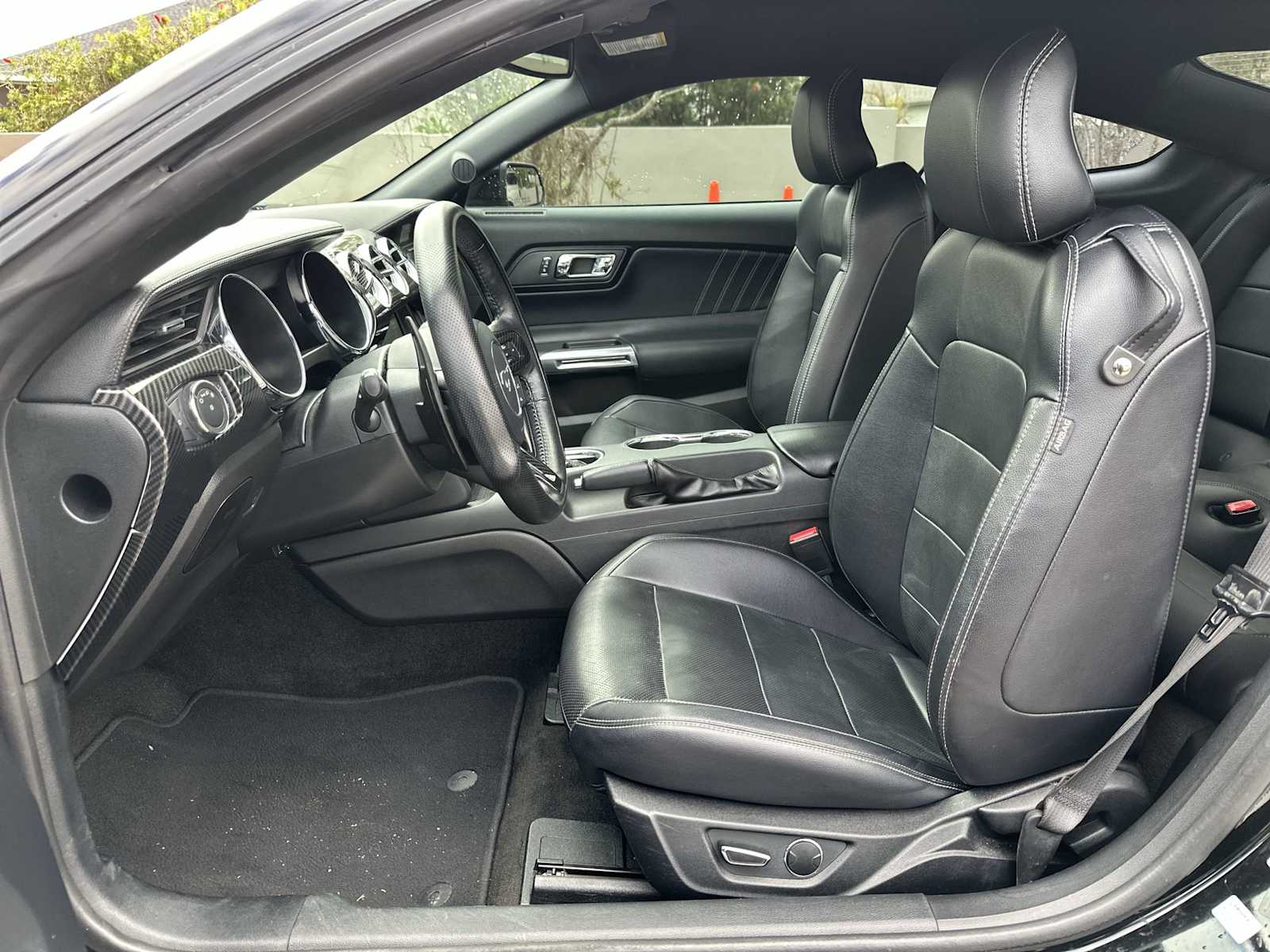 Thumbnail: 2017 Ford Mustang - 15