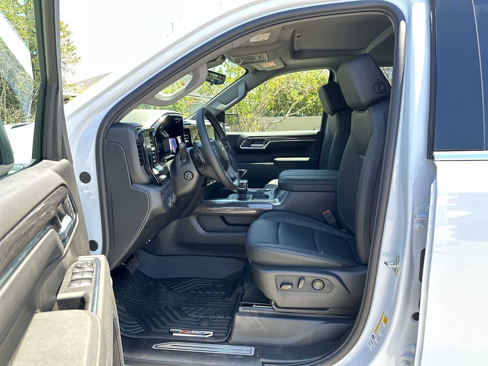 Thumbnail: 2026 Chevrolet Silverado 1500 - 2